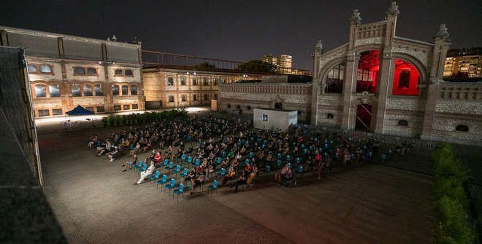 Cine de verano en la plaza Matadreo