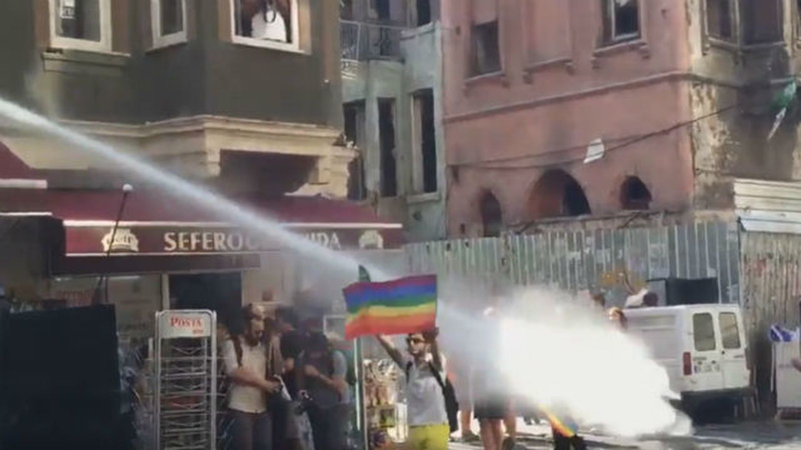 La policía turca impide la Marcha del Orgullo en Estambul