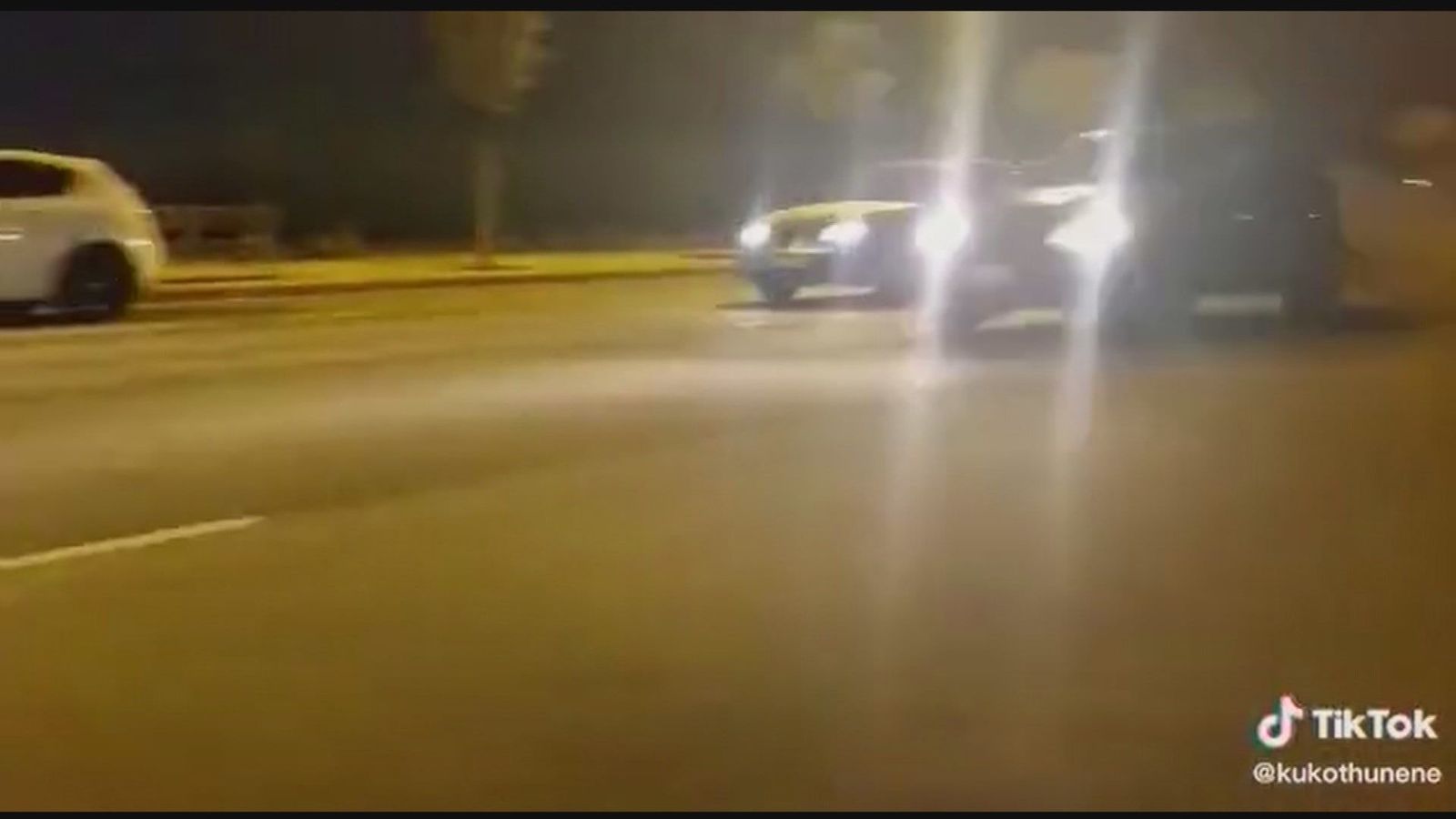 Carreras ilegales nocturnas en el barrio de El Cañaveral, en Vicálvaro