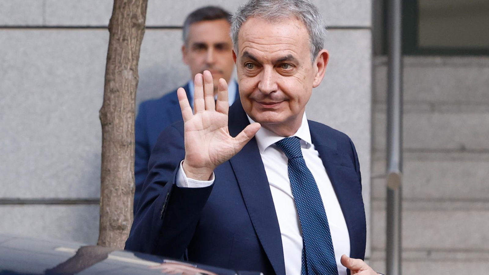 El portavoz de Zapatero dice que está "satisfecho" tras su declaración: "Ha empezado a constatar que es inocente"