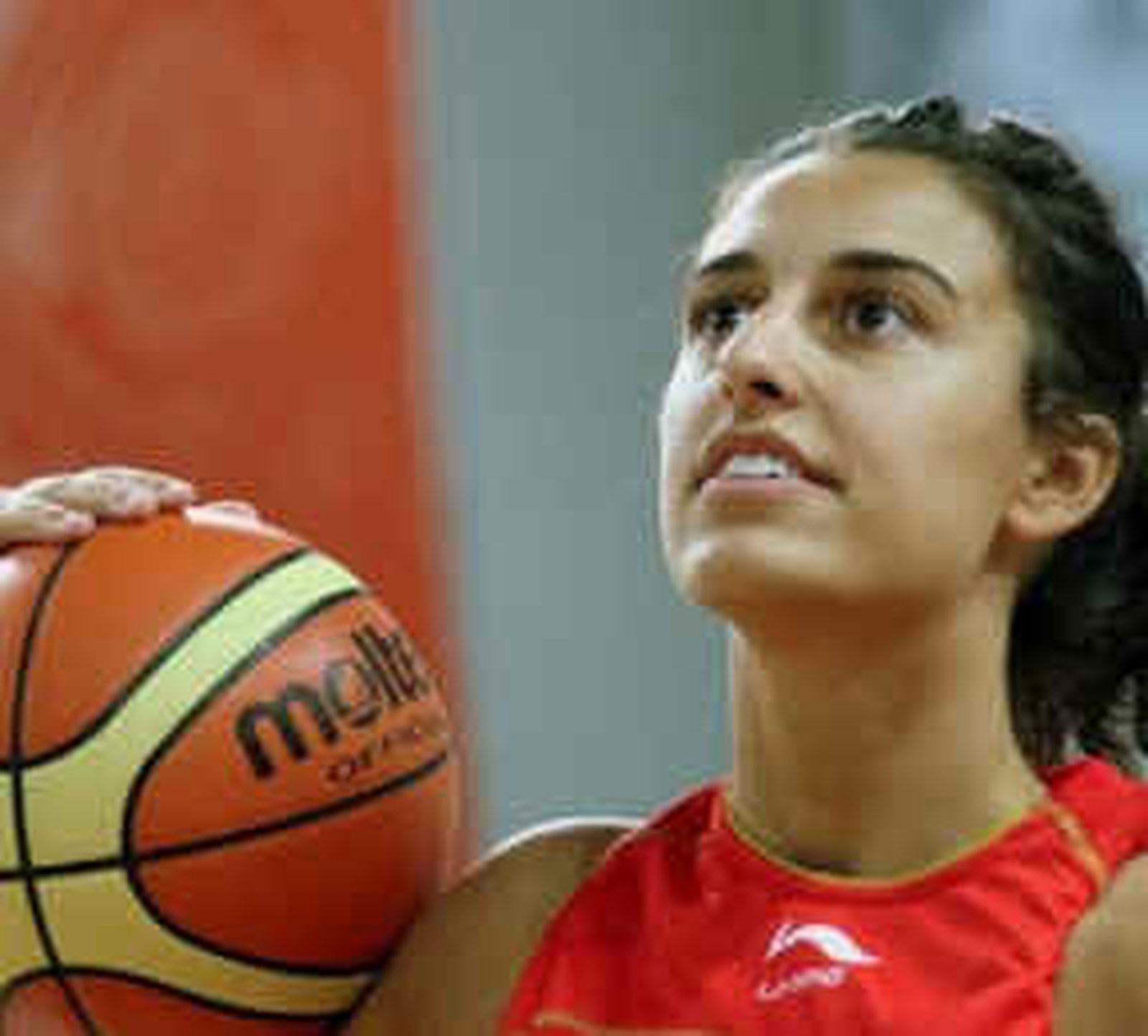 España pierde pese al gran partido de Alba Torrens