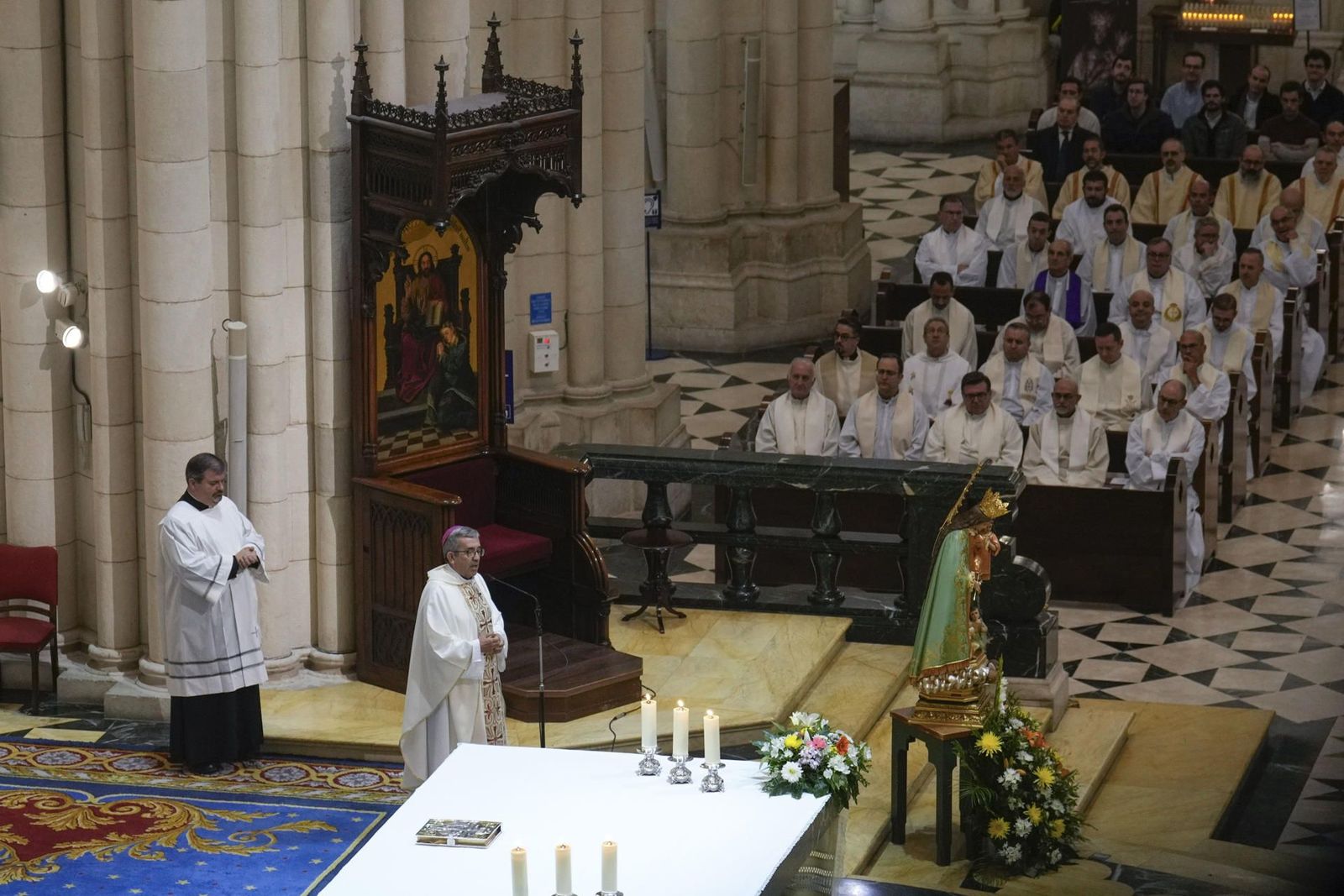 Especial Informativo - Eucaristía en la Almudena por las víctimas de la DANA 19.11.2024