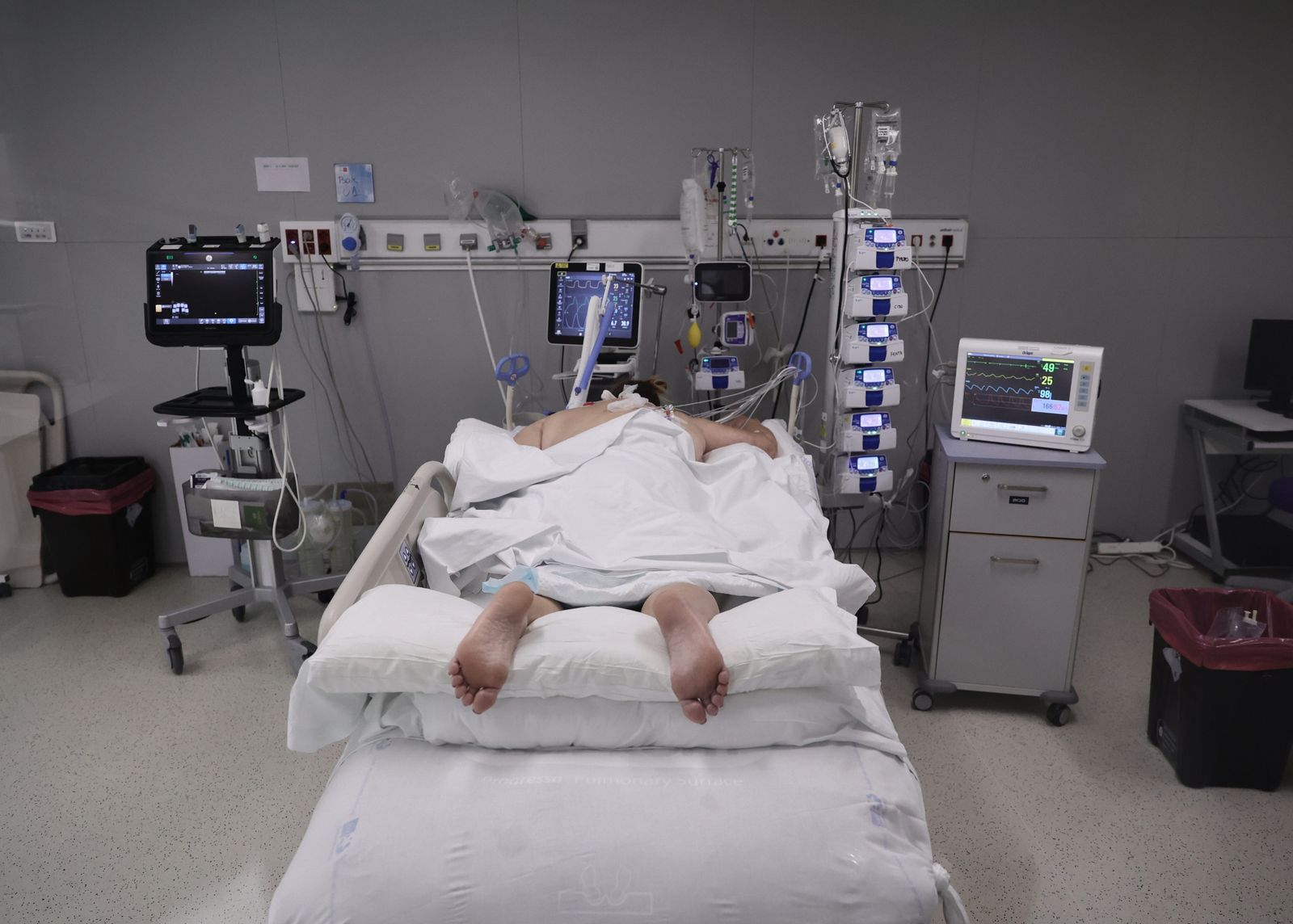 Paciente con Covid en una UCI