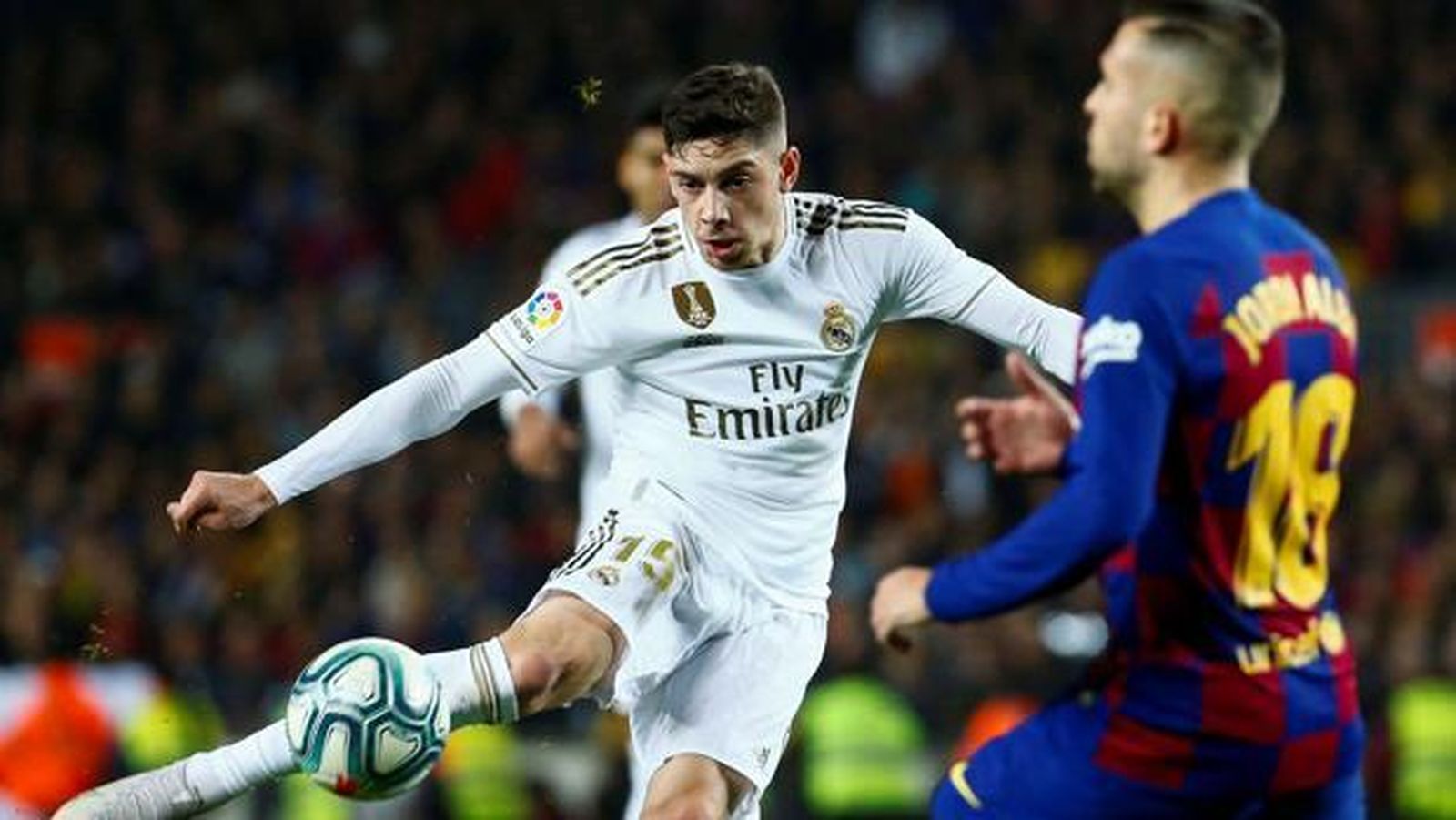 Fede Valverde ante Jordi Alba