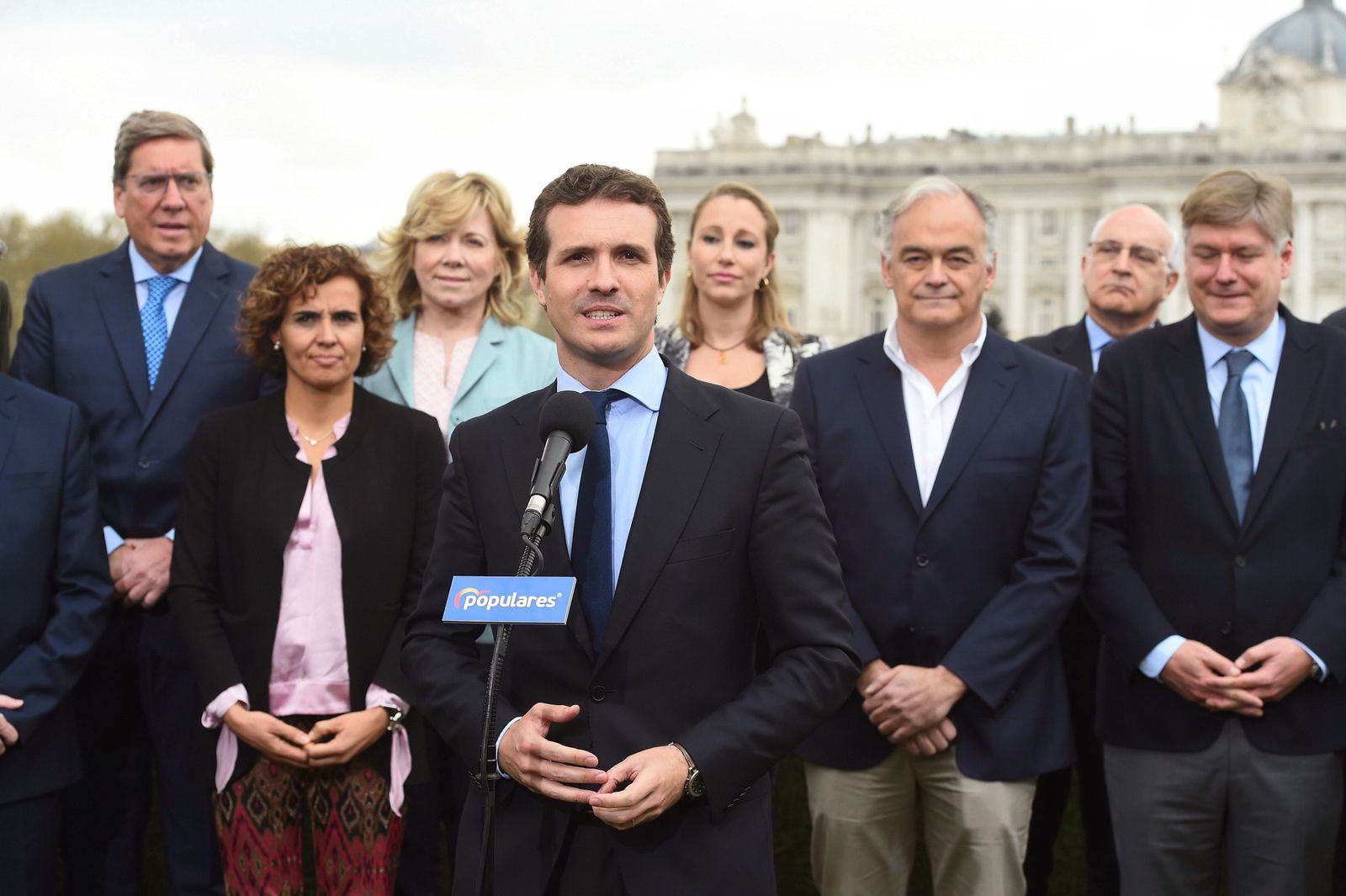 Casado escoge a Dolors Montserrat para "dar la batalla" contra las 'fake news' del nacionalismo