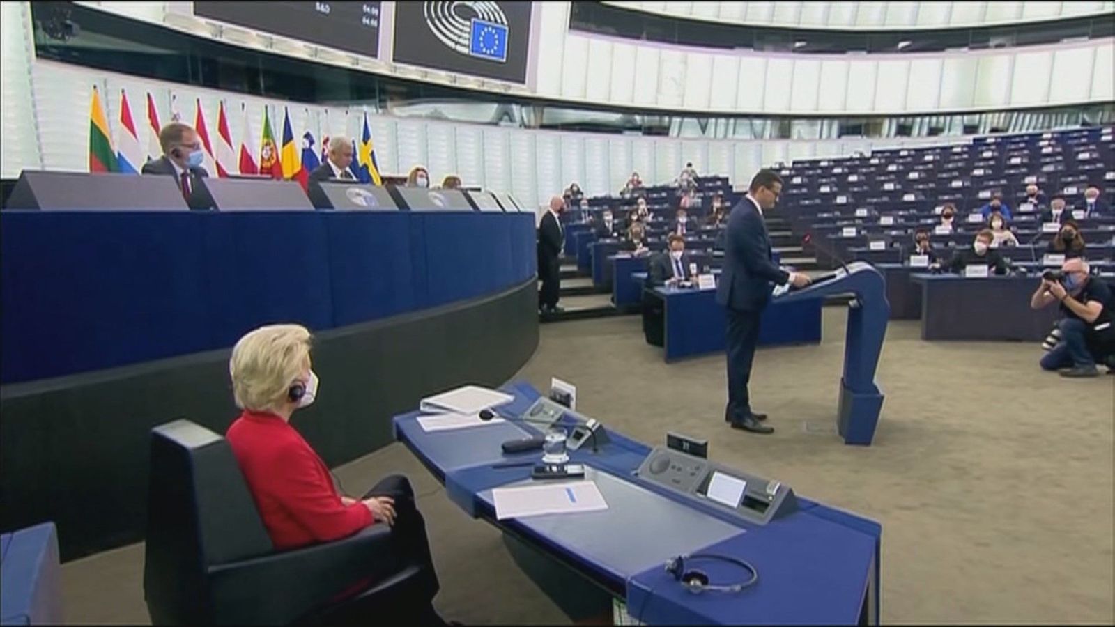Reprimenda a Polonia en el Parlamento europeo mientras el primer ministro dice que no admite chantajes