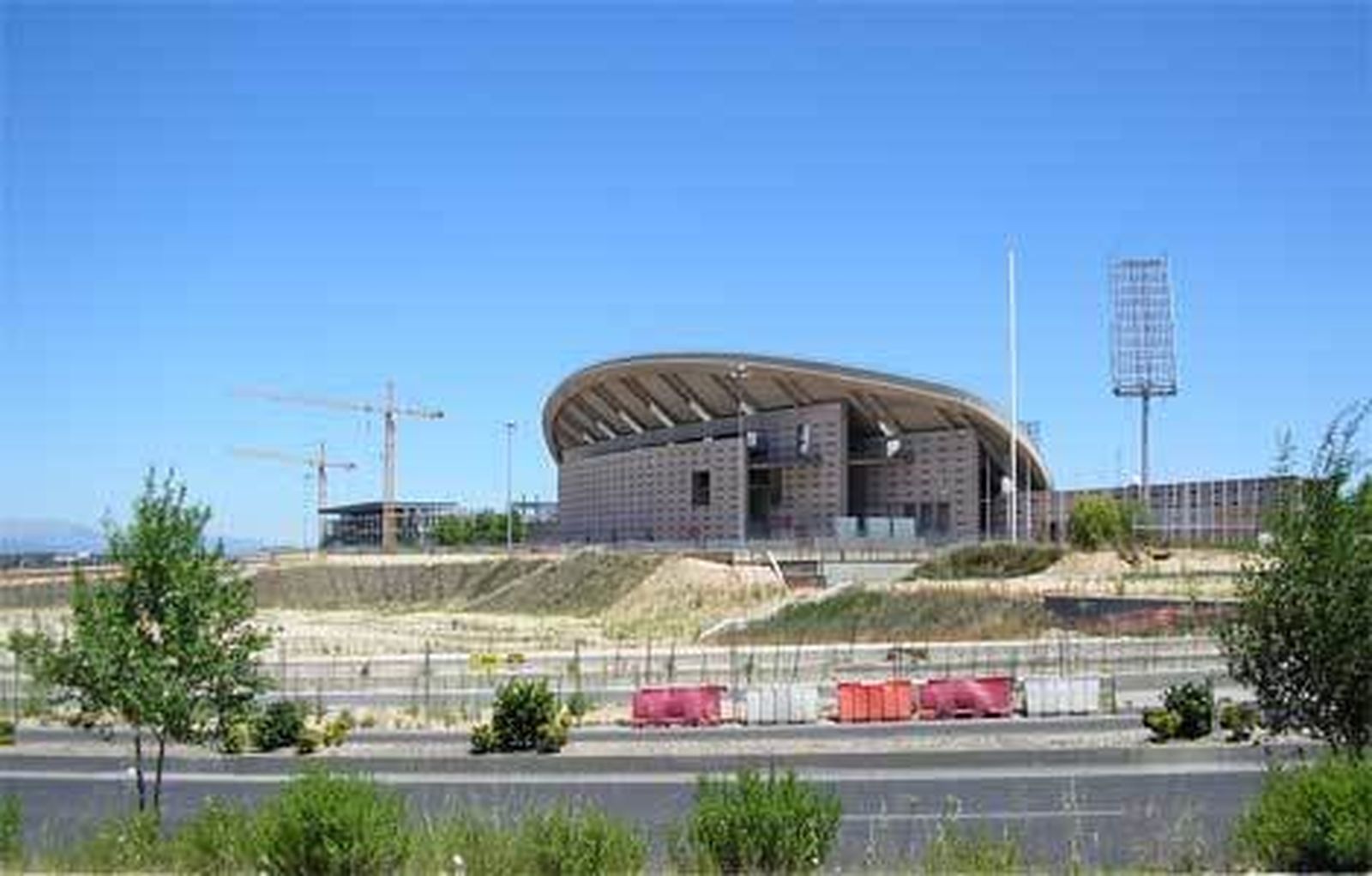 El Príncipe visita las obras emblemáticas de la candidatura Madrid 2020