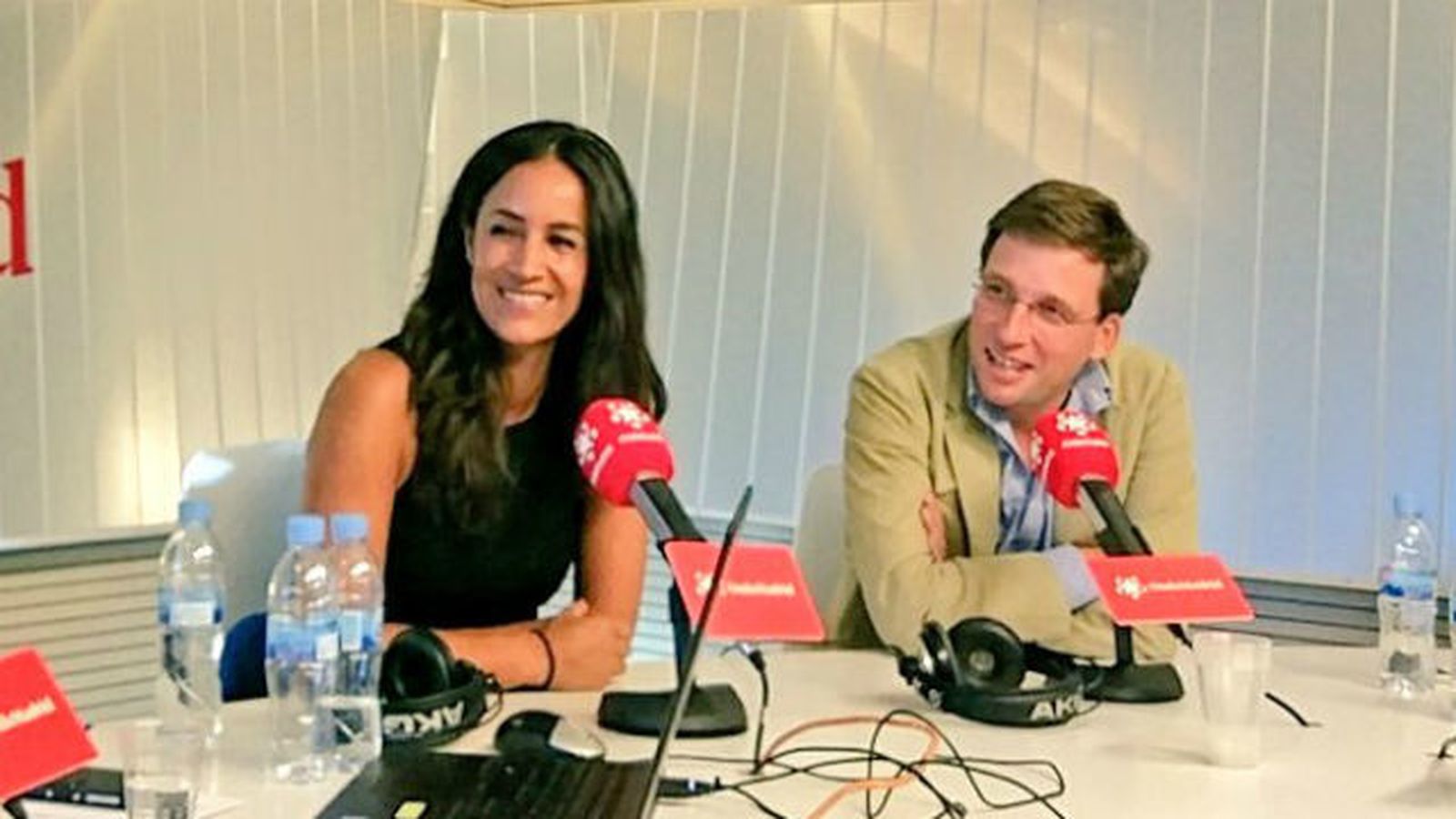 Los candidatos a la alcaldía de Madrid de Ciudadanos Begoña Villacís y del PP José Luis Martínez Almeida