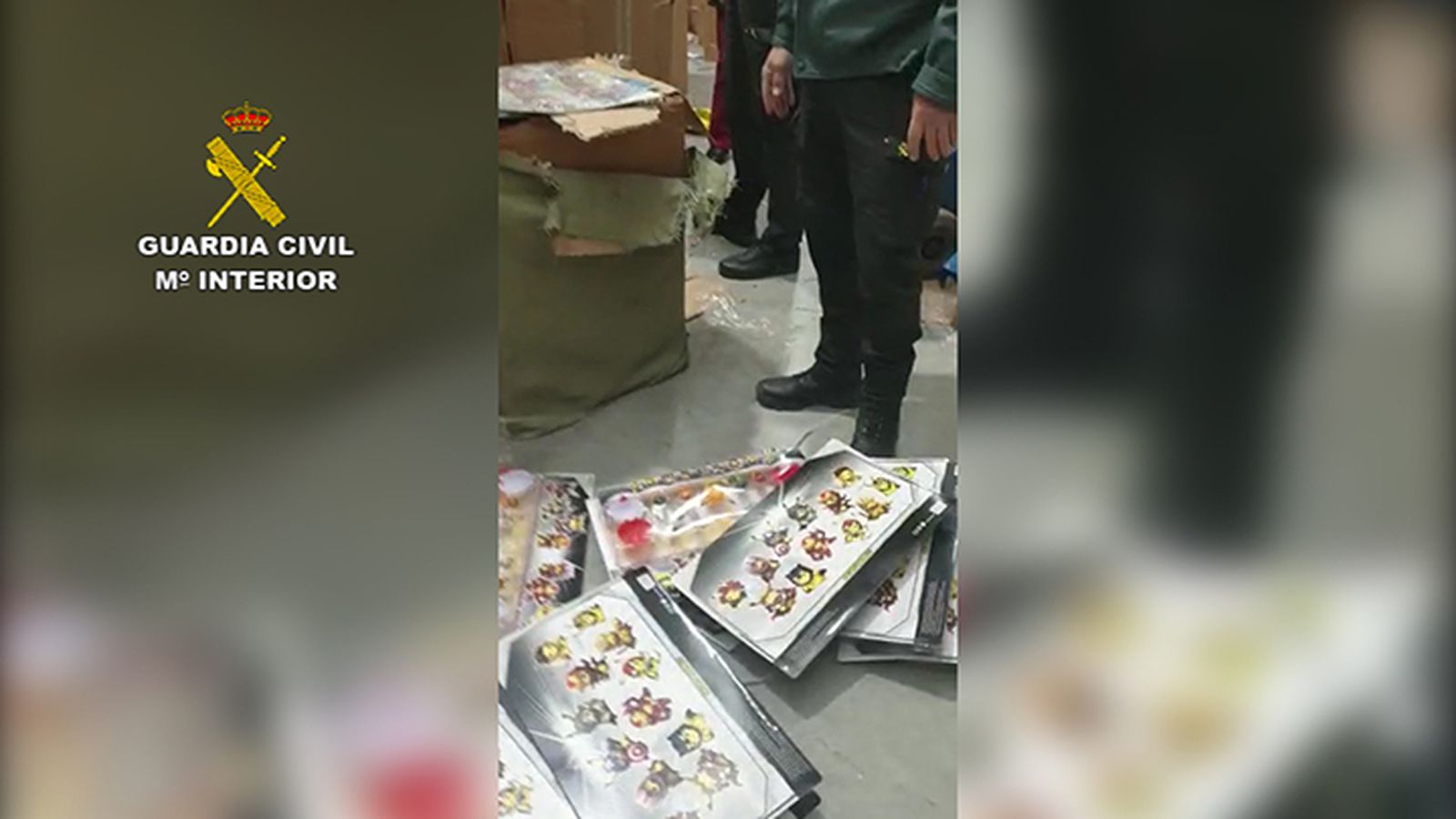 Incautación de juguetes falsificados en Pinto