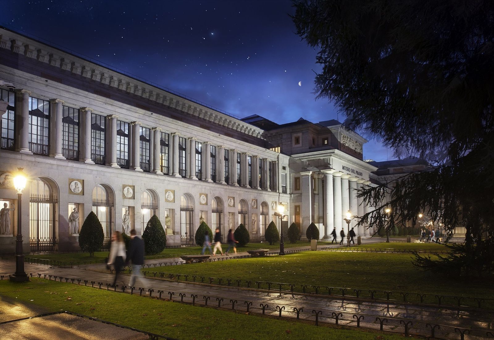 El Museo del Prado celebra este sábado 'El Prado de noche', primera vez que abre sus puertas por la noche en agosto