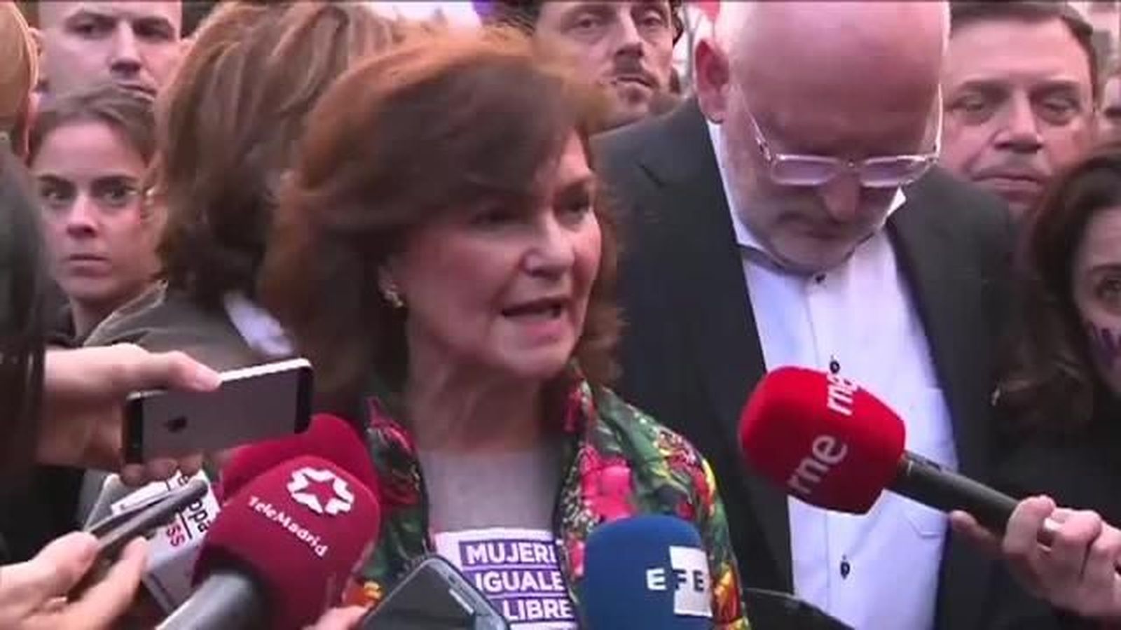 "No se puede ser demócrata sin ser feminista", sostiene Carmen Calvo