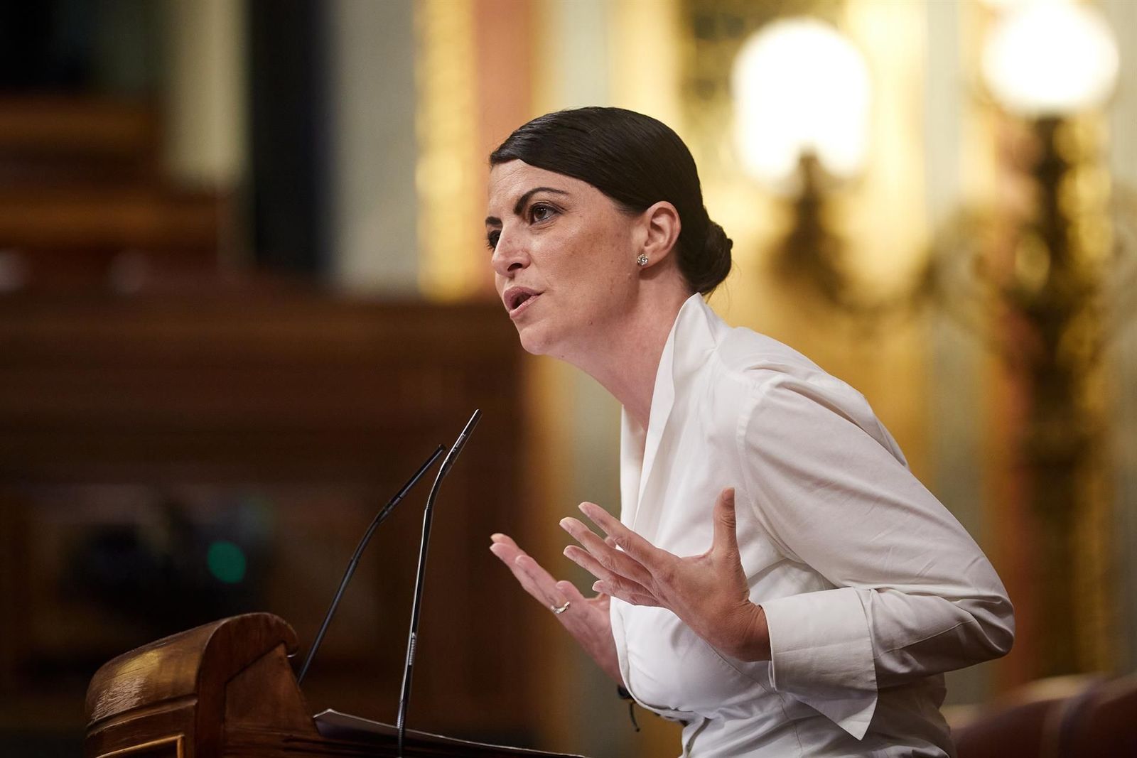 Salobreña anula el empadronamiento de Macarena Olona y deja en el aire su candidatura