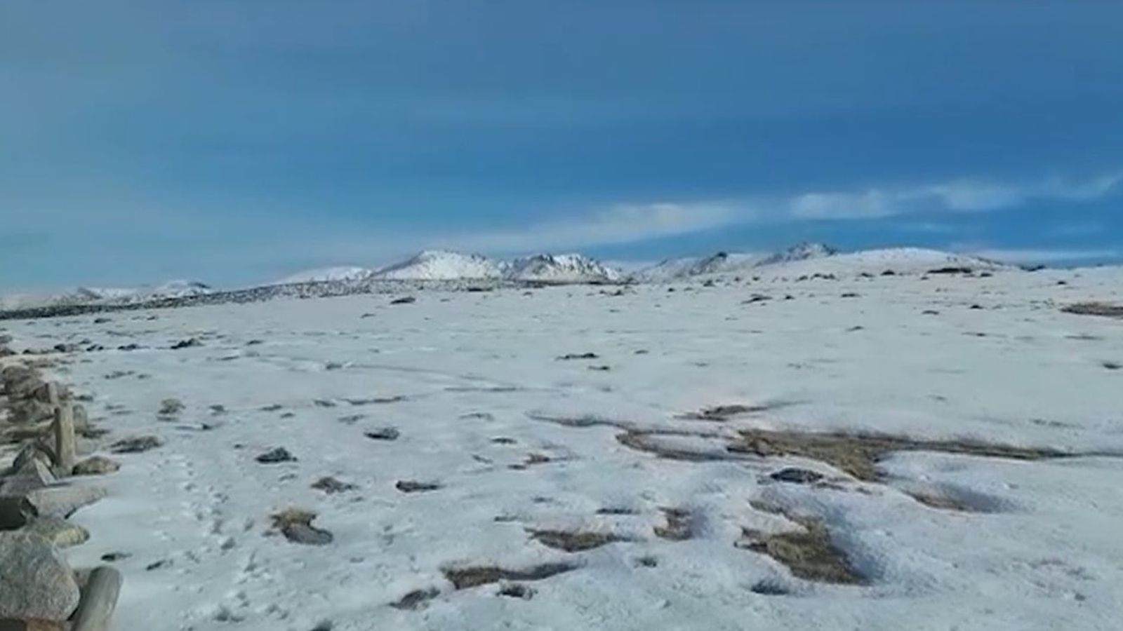 Comienza el puente teñido de blanco