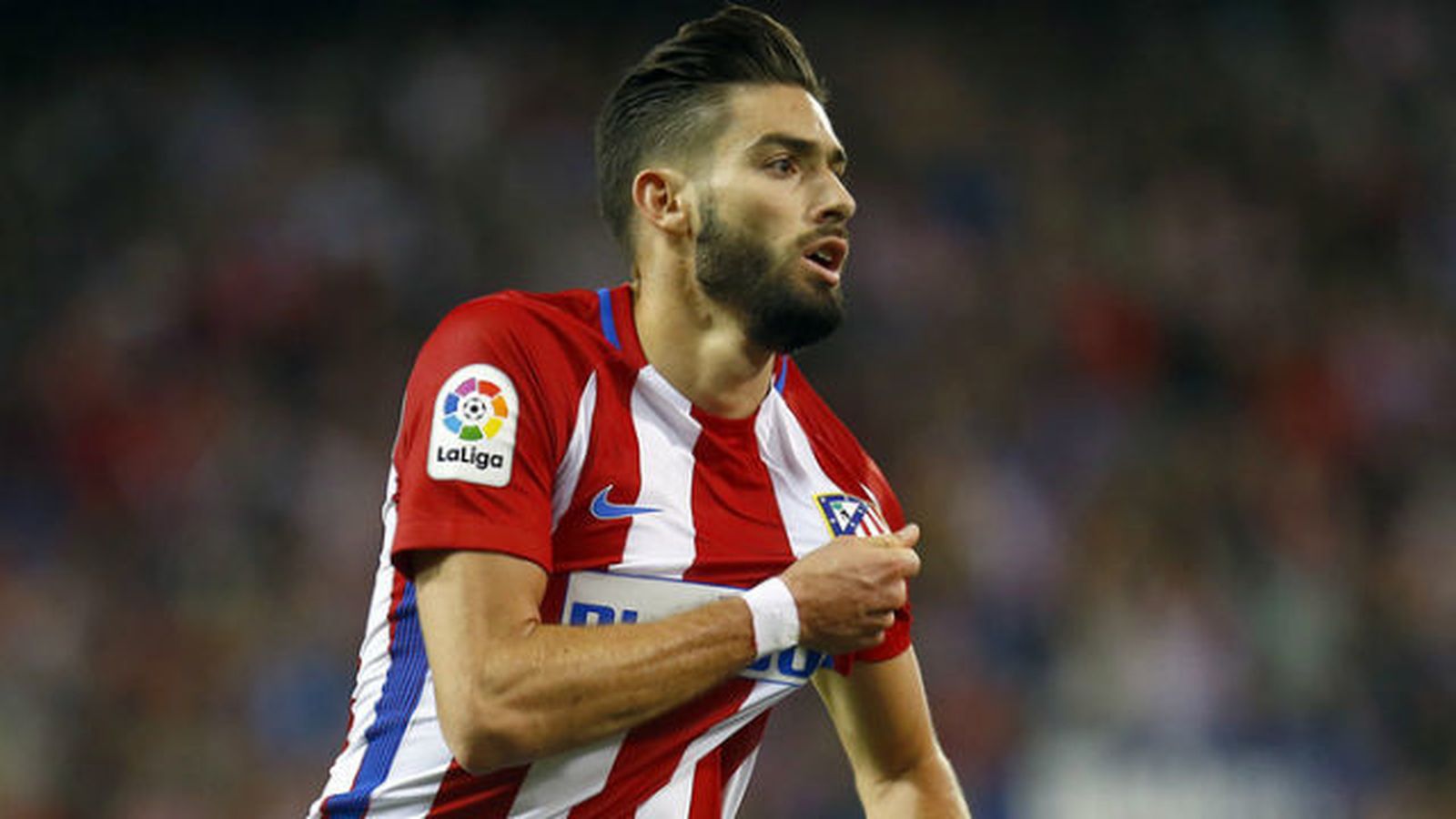 4-2. El Atlético desborda, golea y resiste con diez