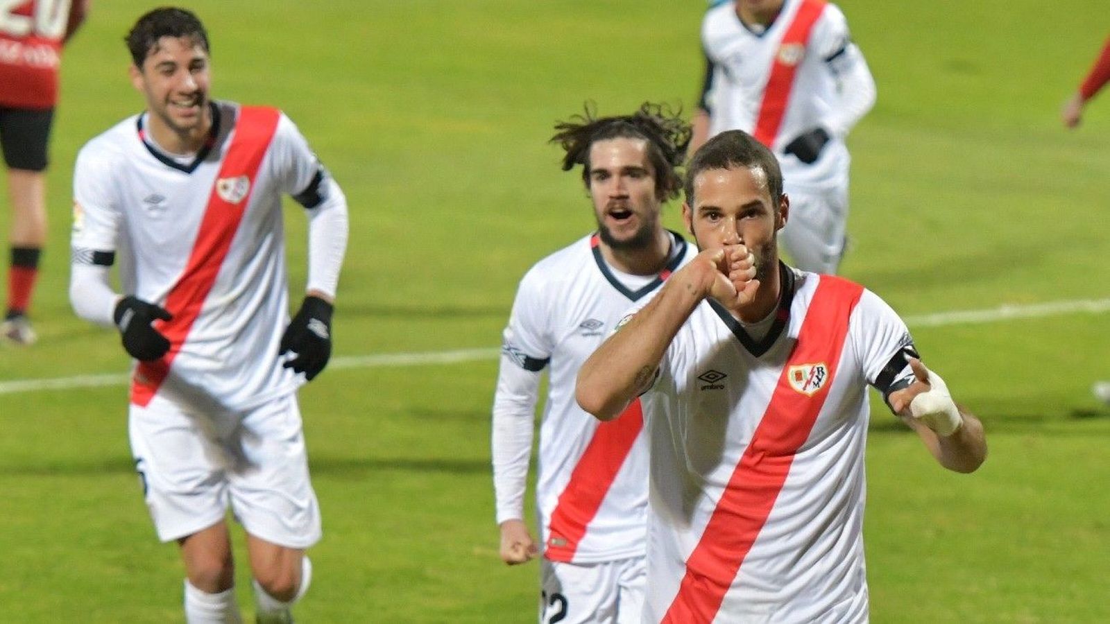 Alegría contenida en el Rayo por su enfrentamiento copero con el Barça