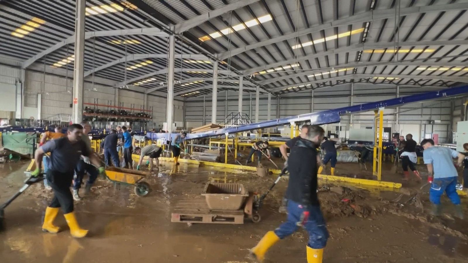 Se necesitarán 30.000 trabajadores para la reconstrucción de las zonas afectadas por la DANA