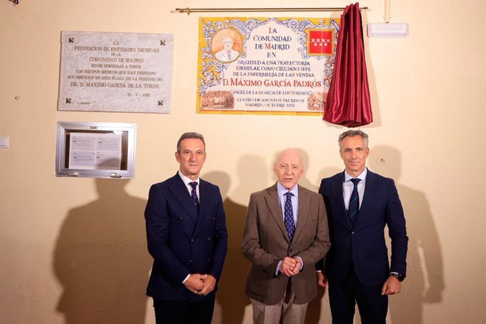 Las Ventas homenajea al doctor Padrós por sus 60 años como cirujano jefe de la plaza de toros