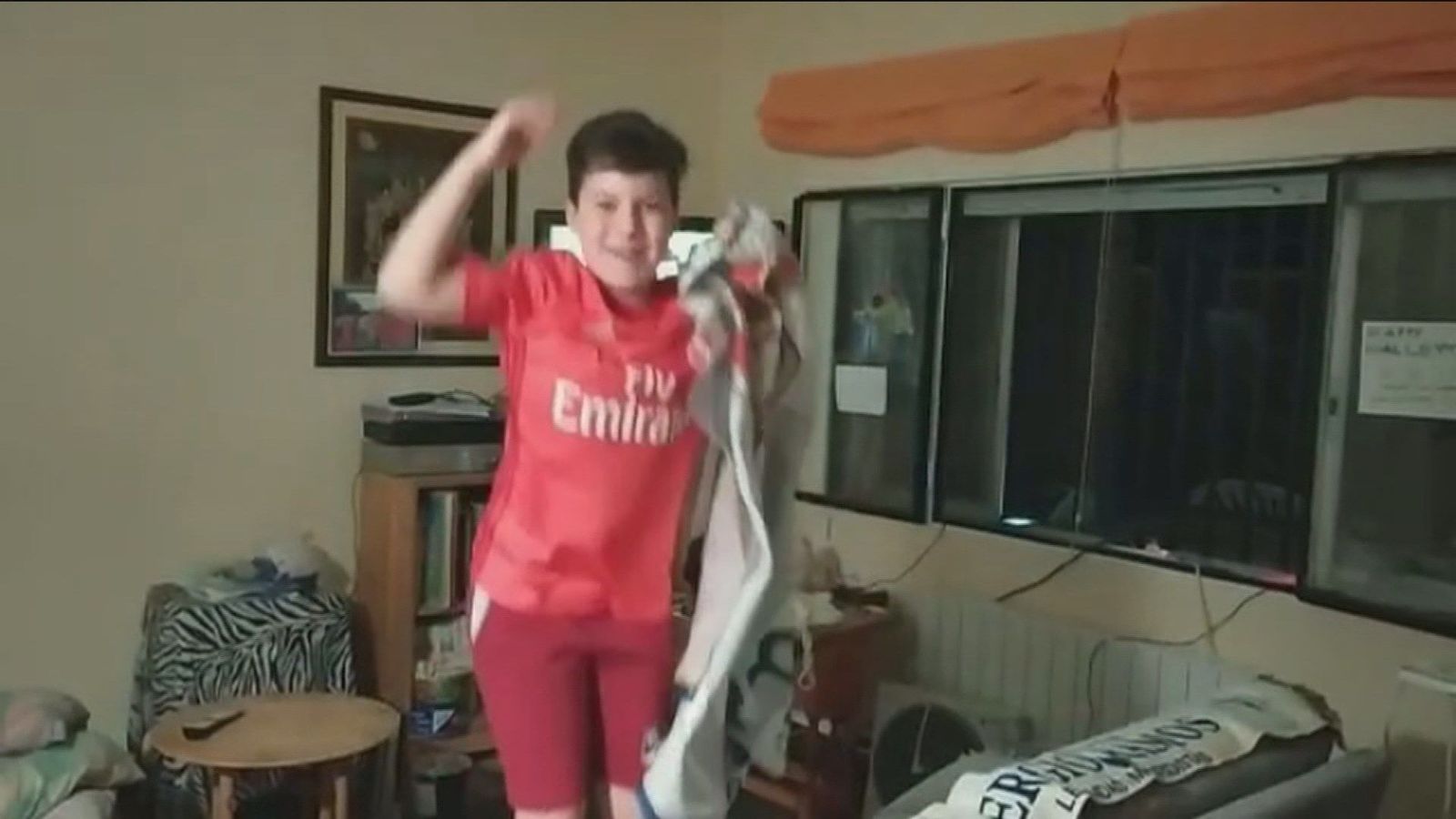 Emocionante celebración de LaLiga de los aficionados madridistas desde sus casas
