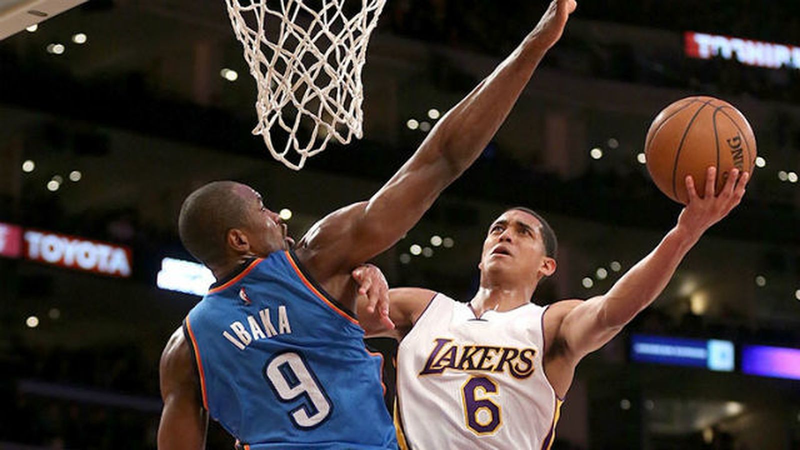 Ibaka ante Lakers