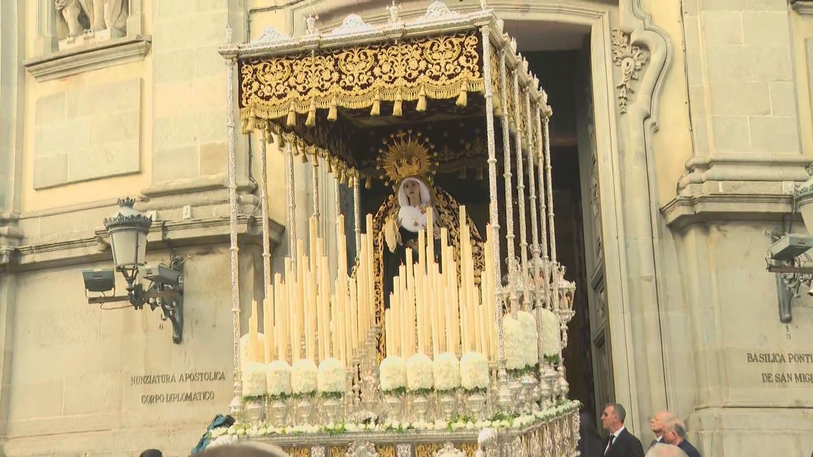 El montaje de palio de la Virgen de la Inmaculada ya está listo para la Semana Santa