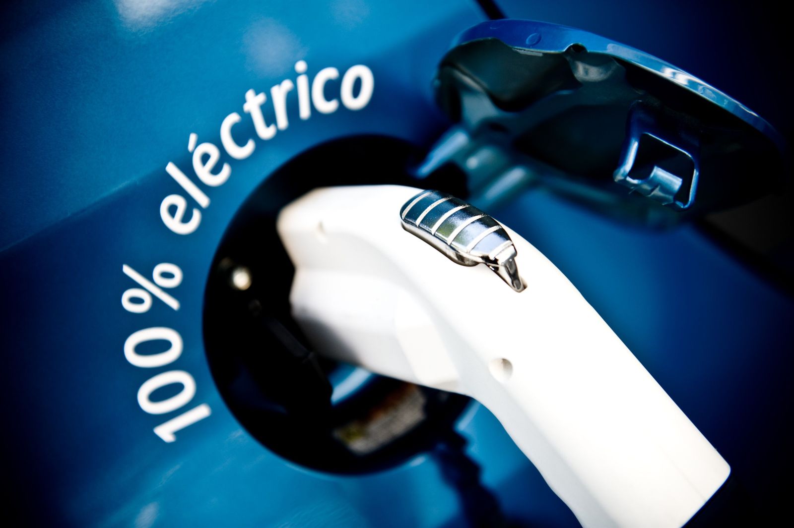 Madrid capital duplica en dos años la cifra de puntos de recarga para coches eléctricos