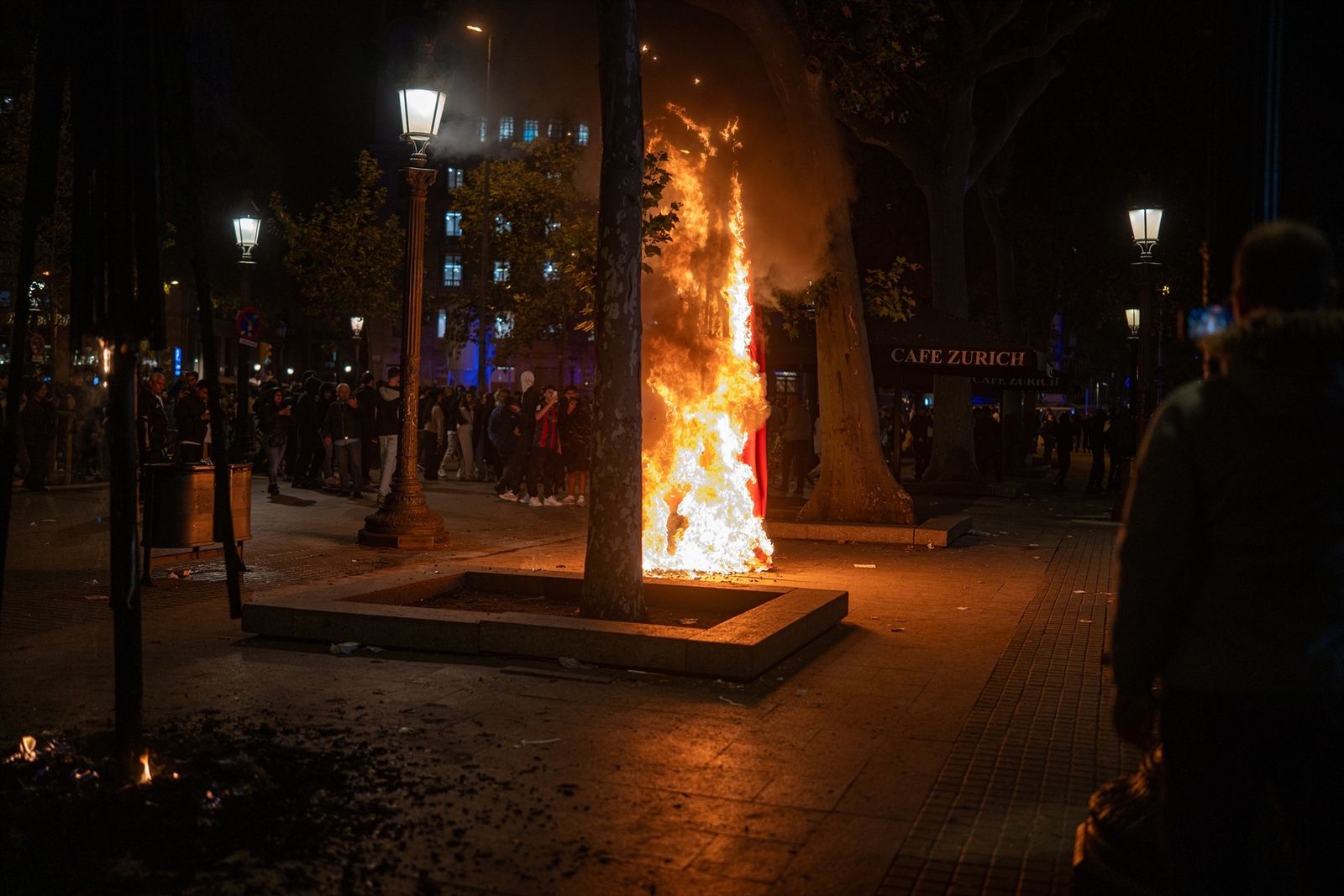 Varias personas causan disturbios