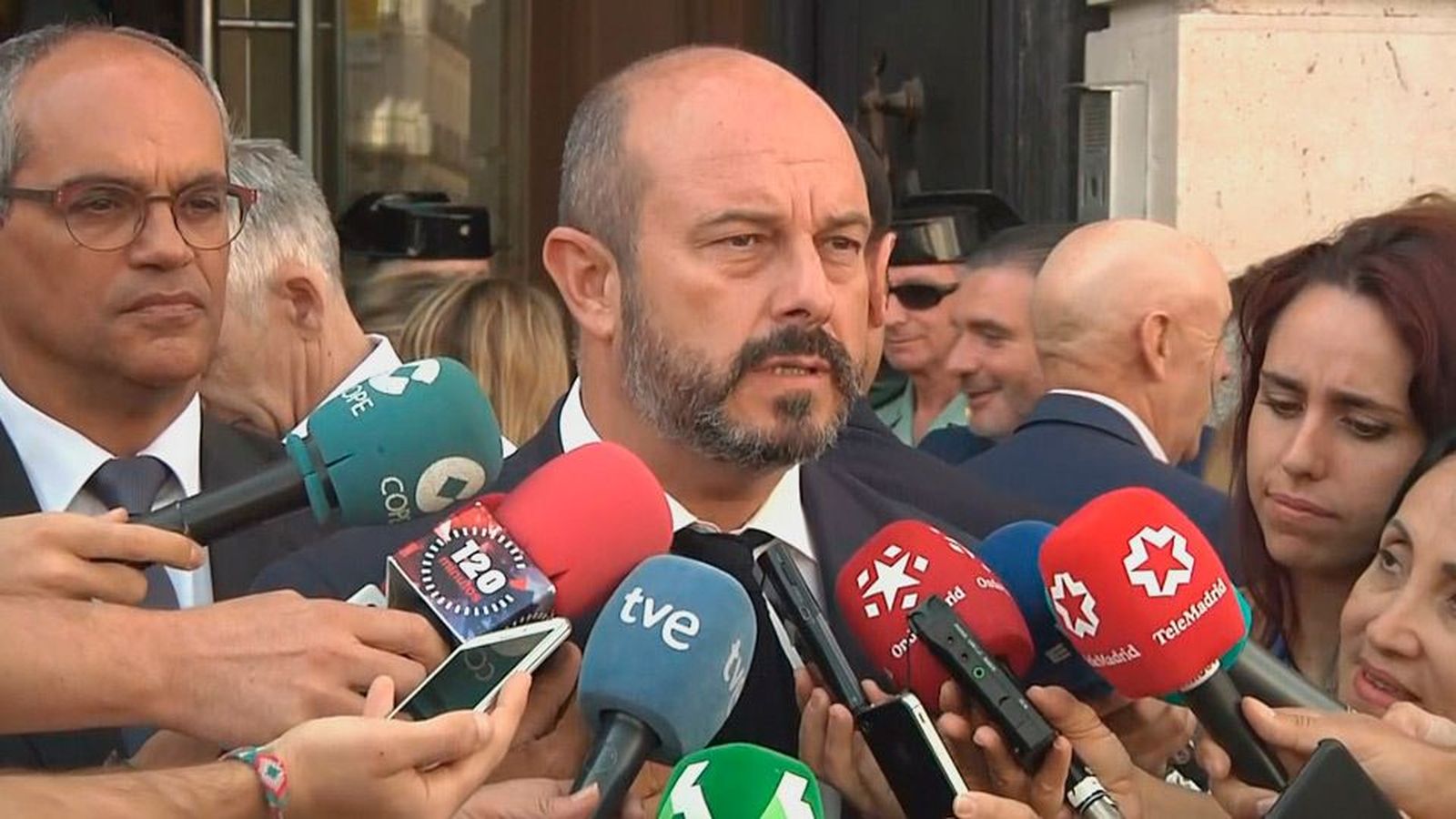 Rollán advierte de que el Palacio de Valdés no puede acoger a inmigrantes
