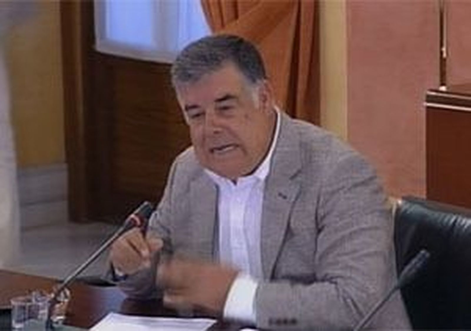 Viera insiste en la "legalidad" de los ERE