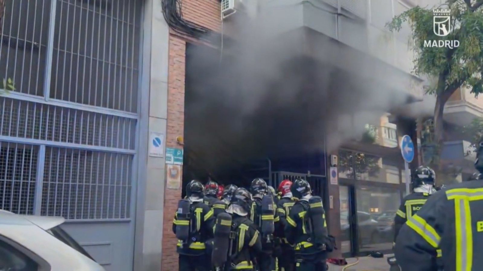 Muere un joven de 25 años tras incendiarse unos trasteros con bicicletas eléctricas en Arganzuela