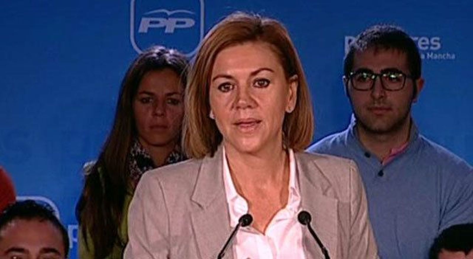 Cospedal acusa a Sánchez de querer "dinamitar" las reglas del juego en España