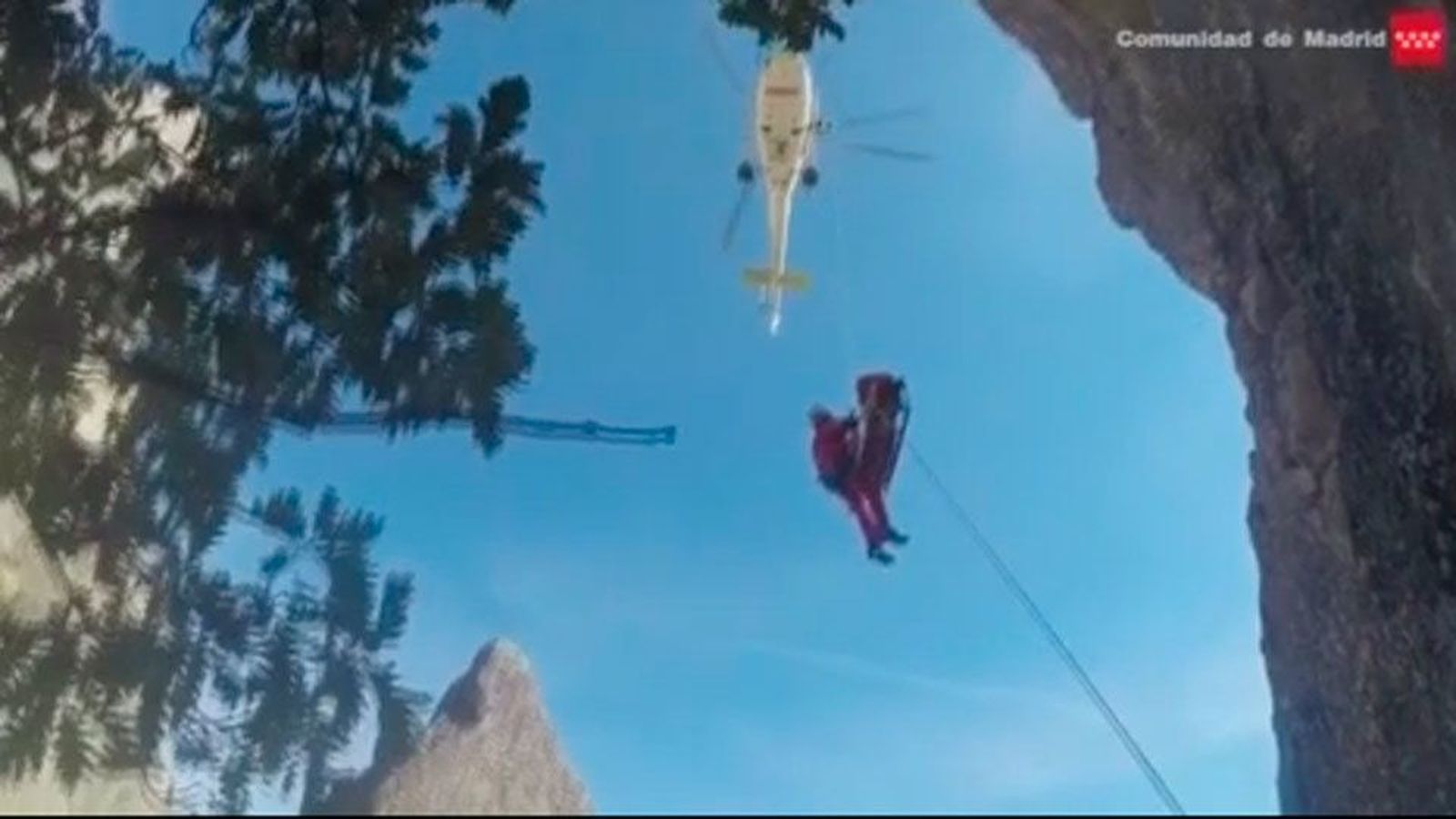 Rescatan a un montañero herido que se precipitó en la Pedriza