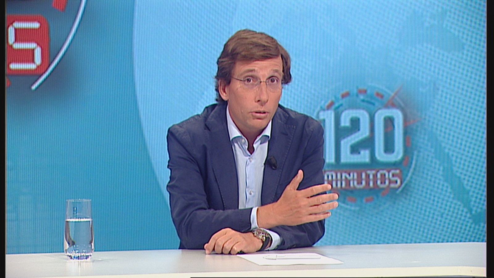 Almeida: “Sánchez podría tomar ejemplo de Ayuso y reunirse con todos los grupos políticos, entre ellos con Feijóo”