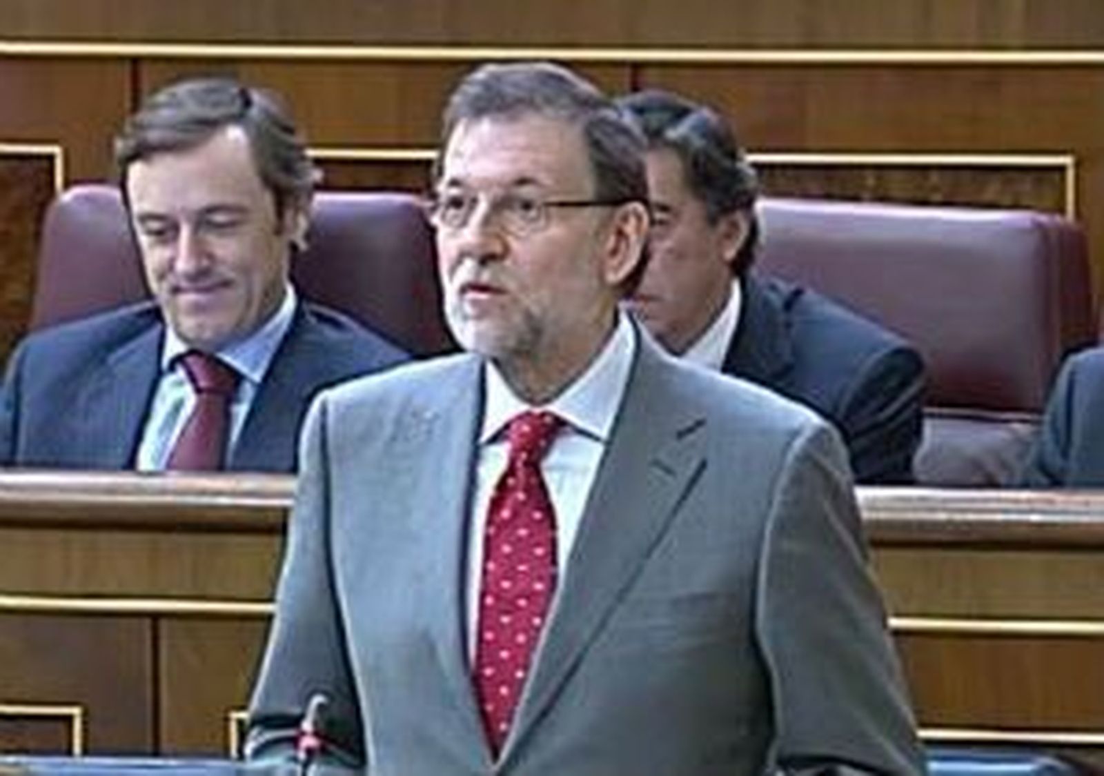 Rajoy "perseverará" en la política económica que Rubalcaba le exige cambiar