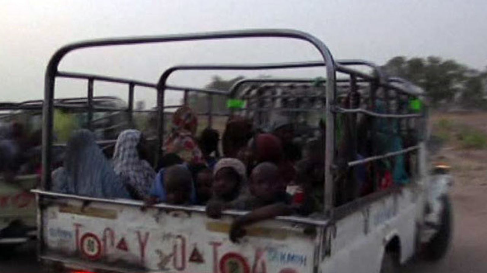 Ejército de Nigeria libera a otras 234 mujeres y niños en manos de Boko Haram