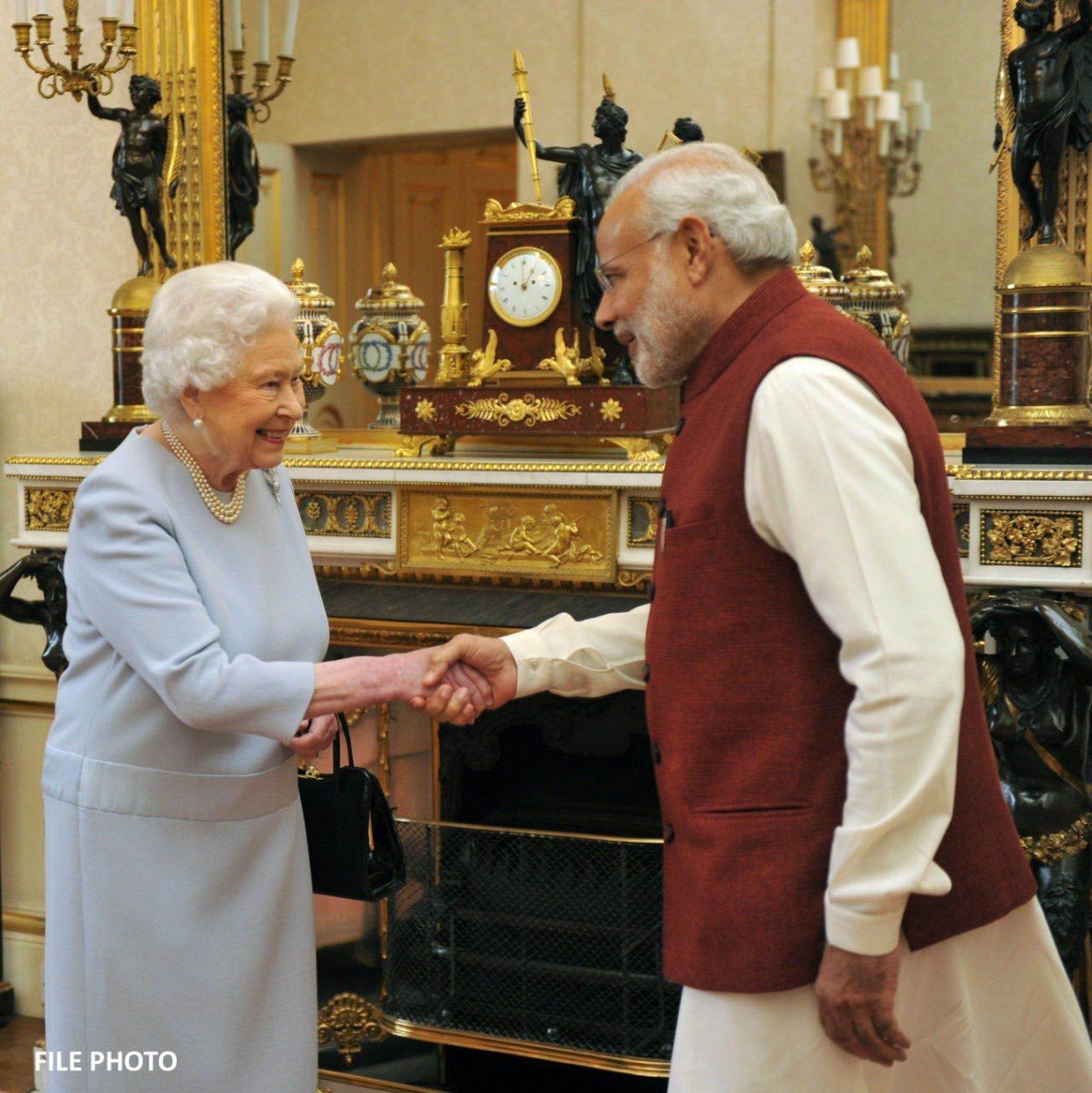 Encuentro entre la reina Isabel II y el mandatario indio Narendra Modi