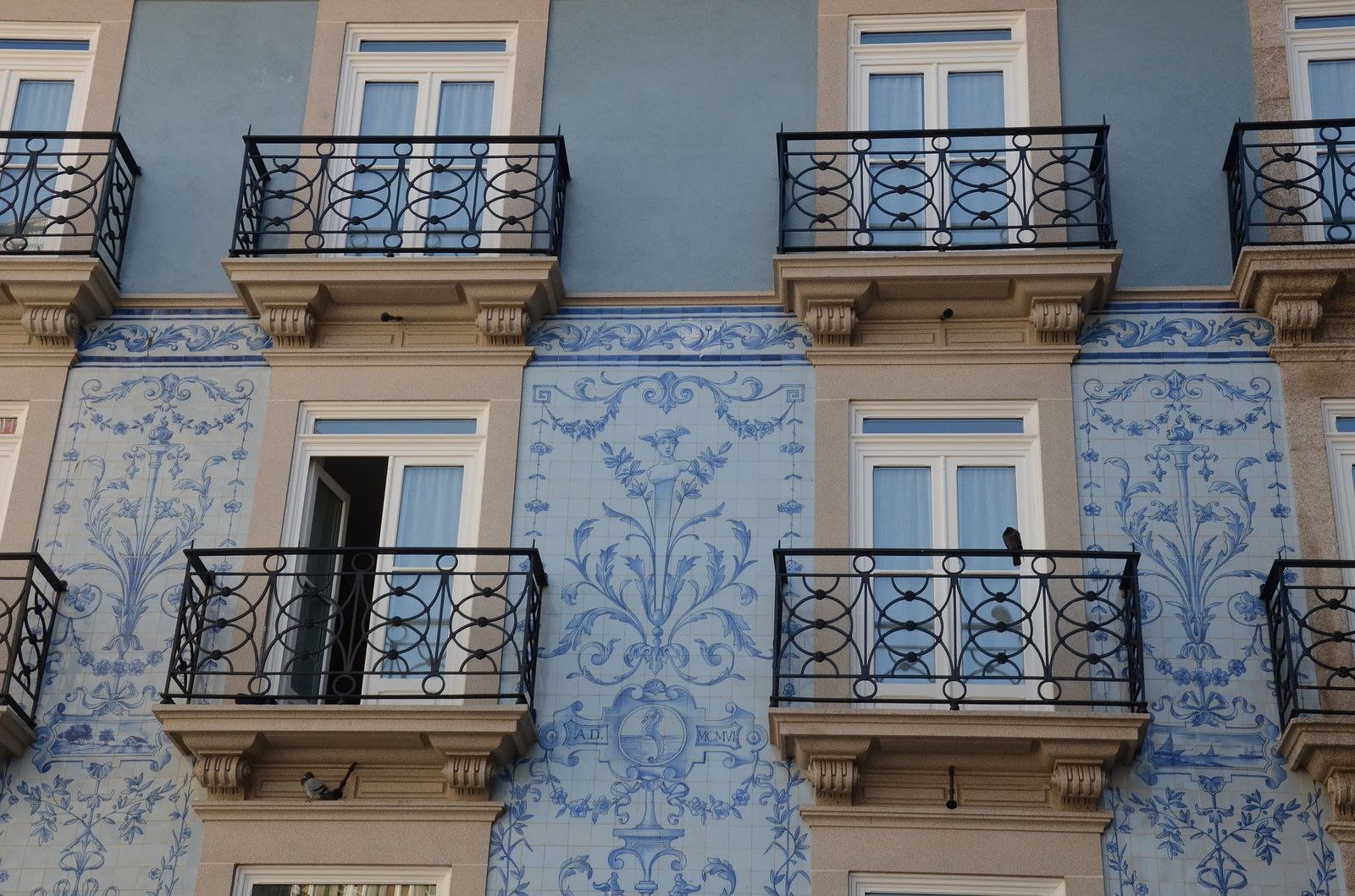 Fachada de azulejo en Portugal
