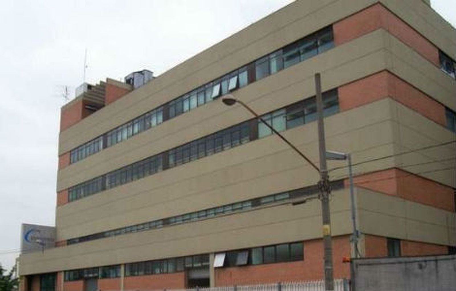 Los trabajadores de Sonopress se resignan al cierre de la empresa y los despidos