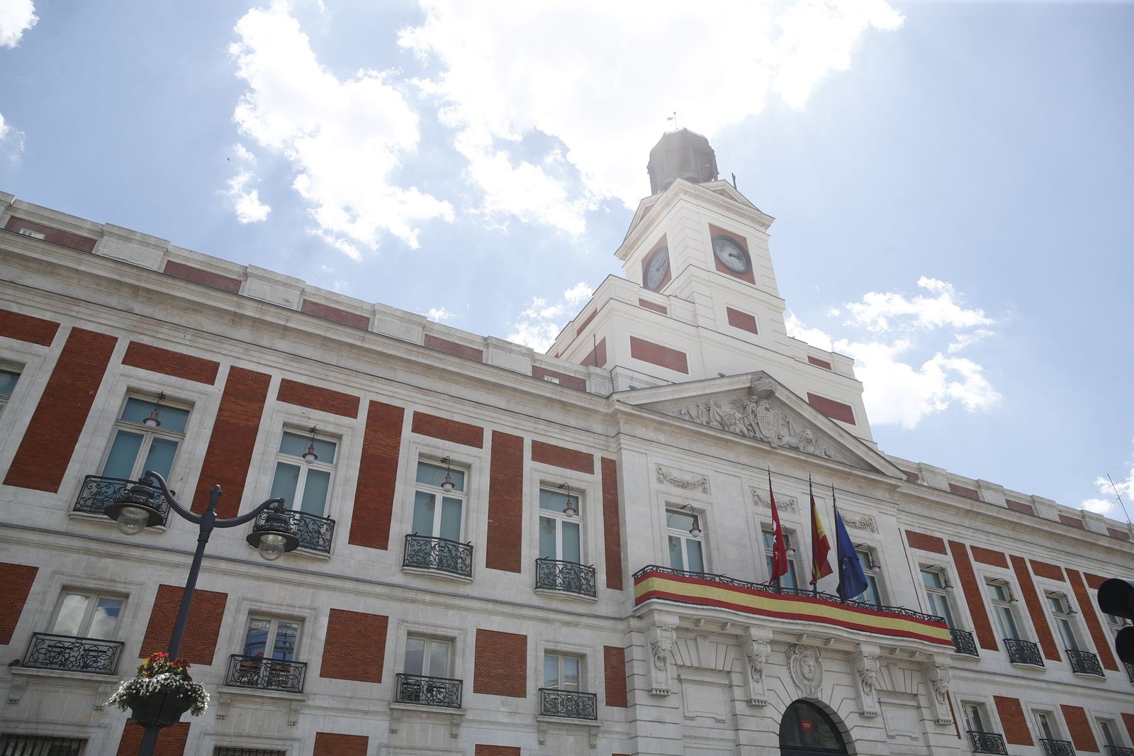 Díaz Ayuso decreta luto oficial en Madrid hasta el lunes por la muerte de Isabel II