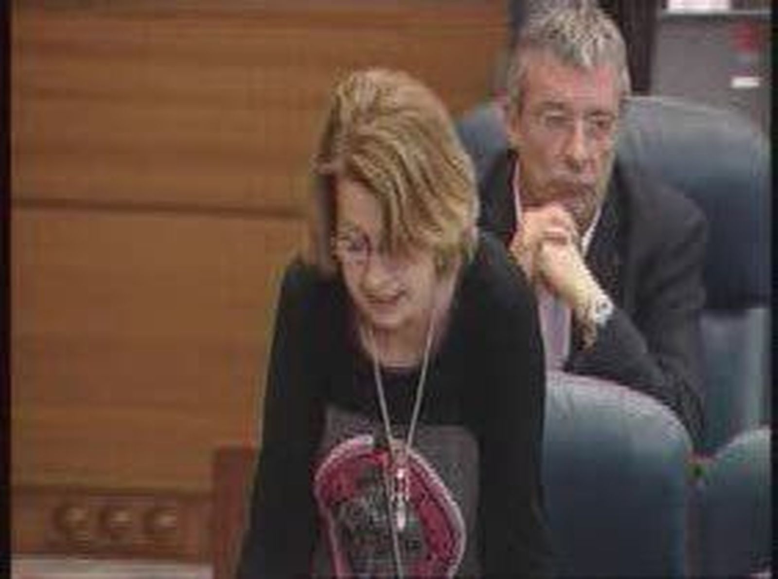 Aguirre insta a la oposición a sugerir medidas para mejorar las  oportunidades de las mujeres