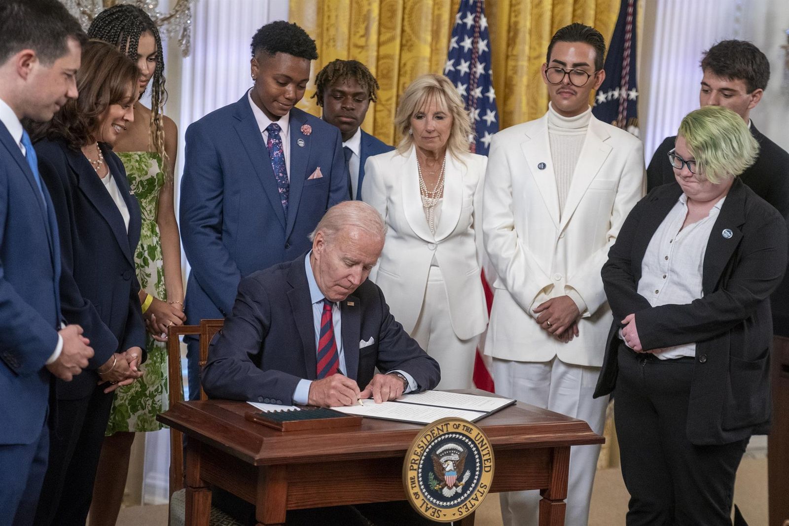 Biden ordena perseguir las terapias de conversión sexual en EE. UU.