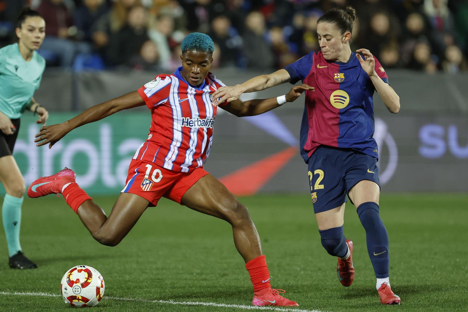 Rasheedat Ajibade y Ona Batlle