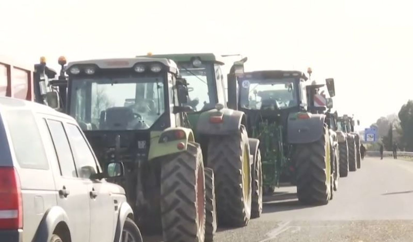 Agricultores de toda España colapsan carreteras para protestar contra el acuerdo de Mercosur