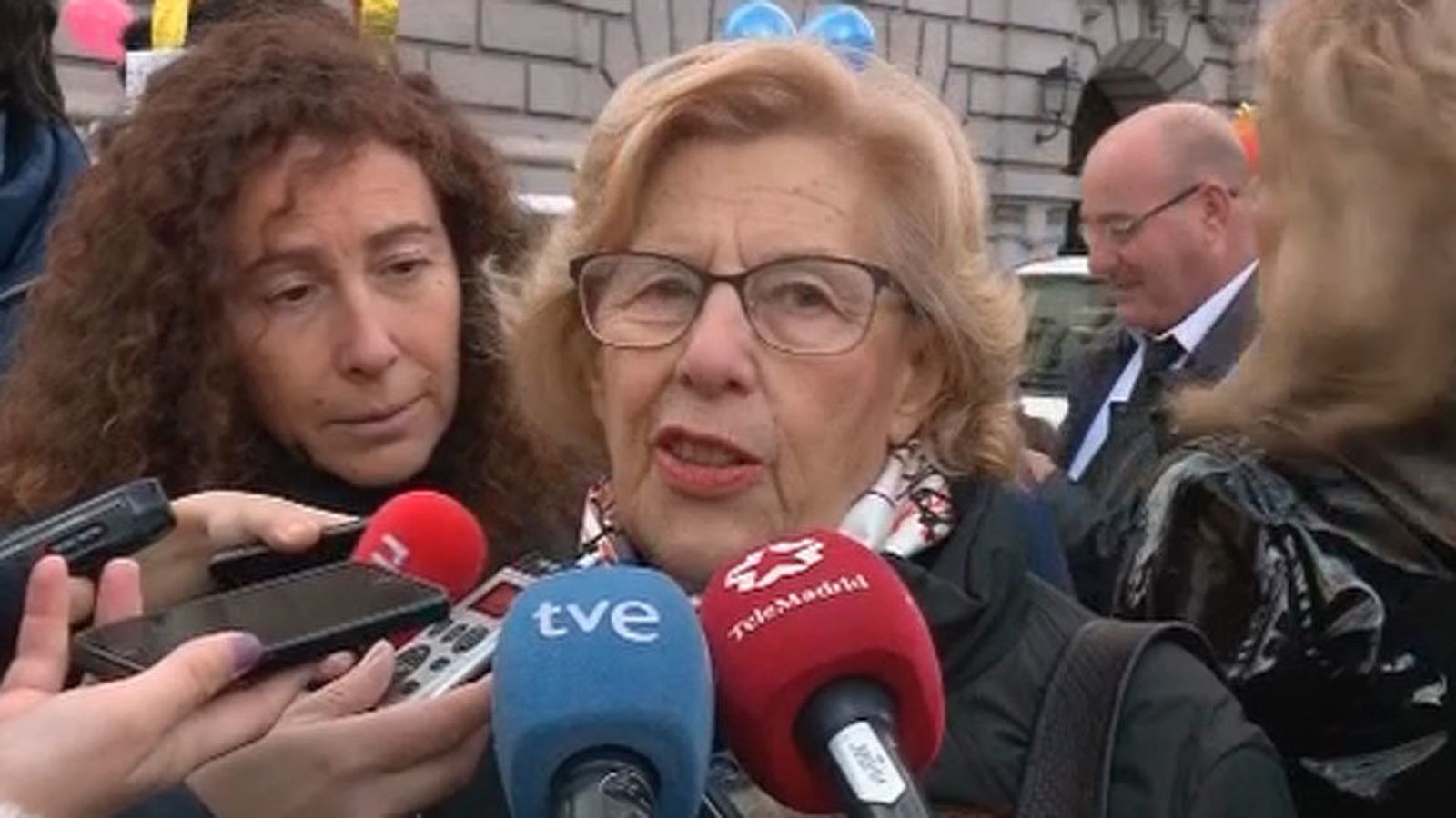 Carmena dice que los Reyes dejarán regalos en Cibeles por si se olvidan de alguna casa