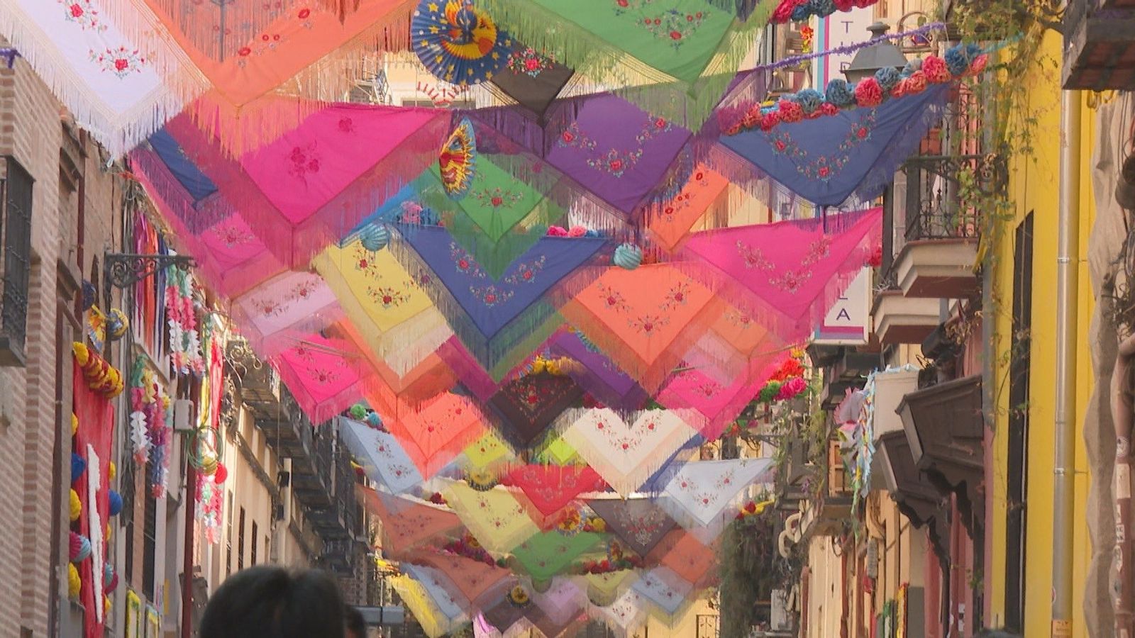 Tradición y baile protagonizan en Madrid las fiestas de San Lorenzo