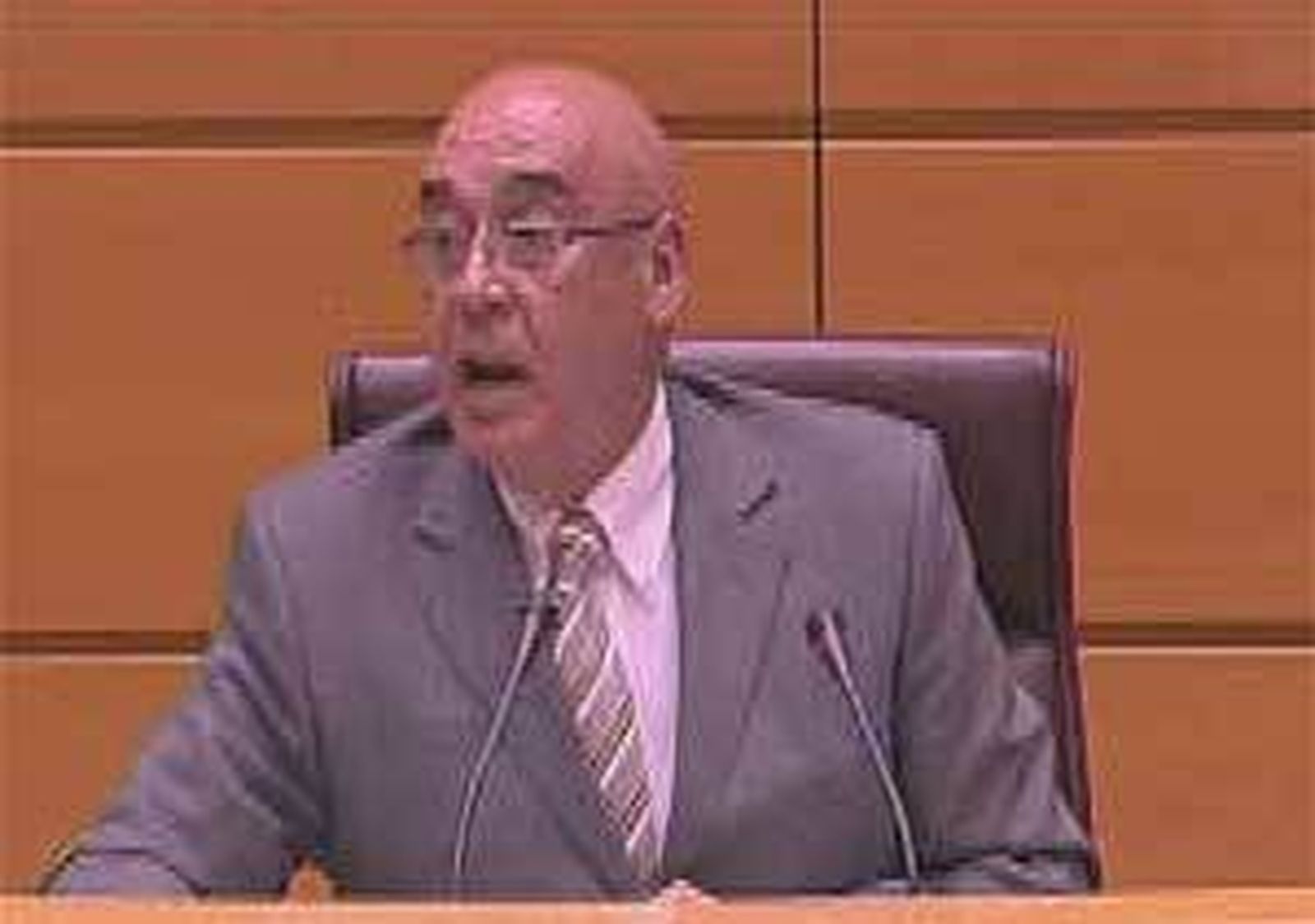 Nueva bronca en el Pleno del Senado a costa de los EREs de Chaves