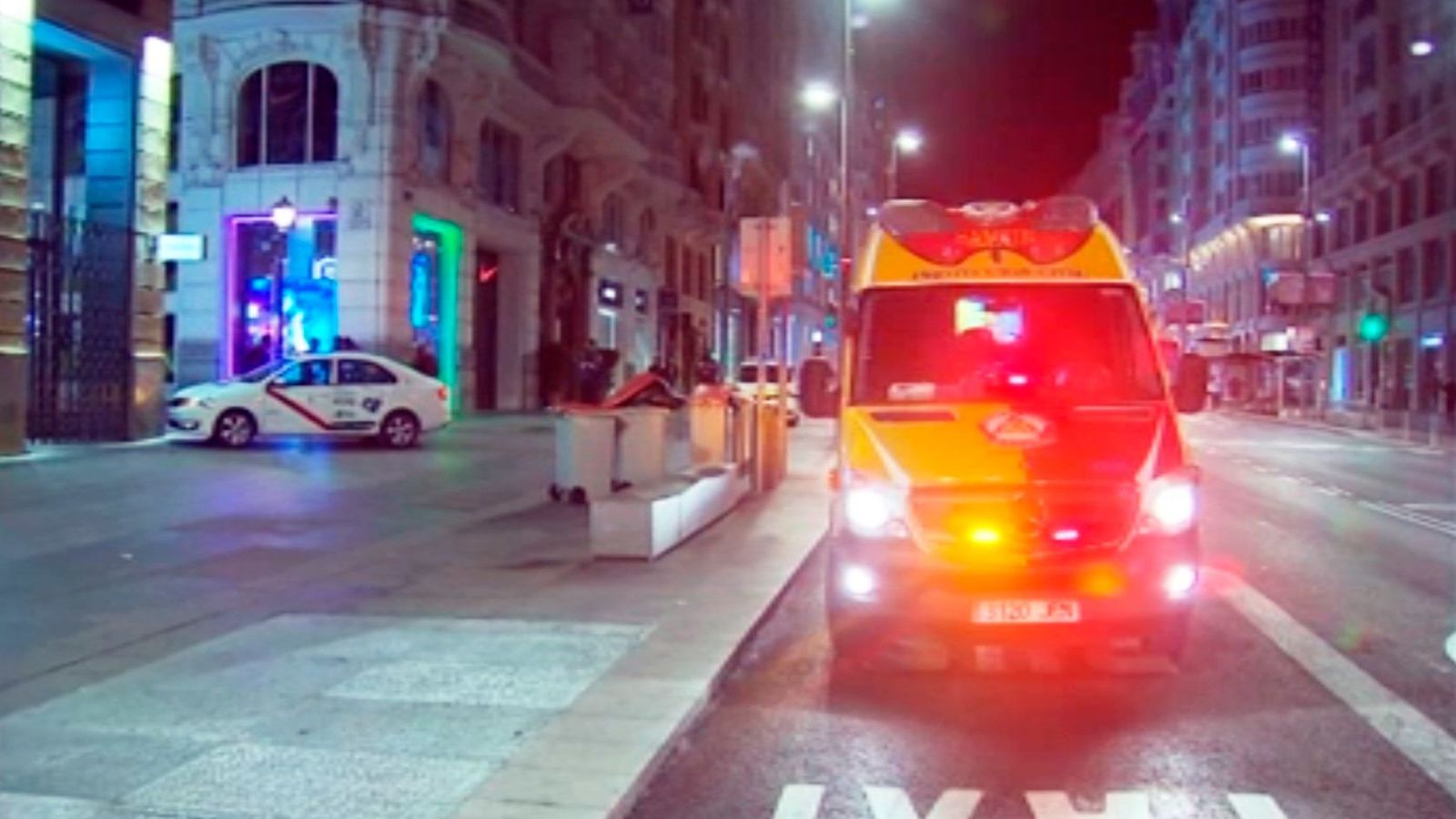 Apuñalado en Gran Vía cuando intentaba evitar un robo a dos mujeres