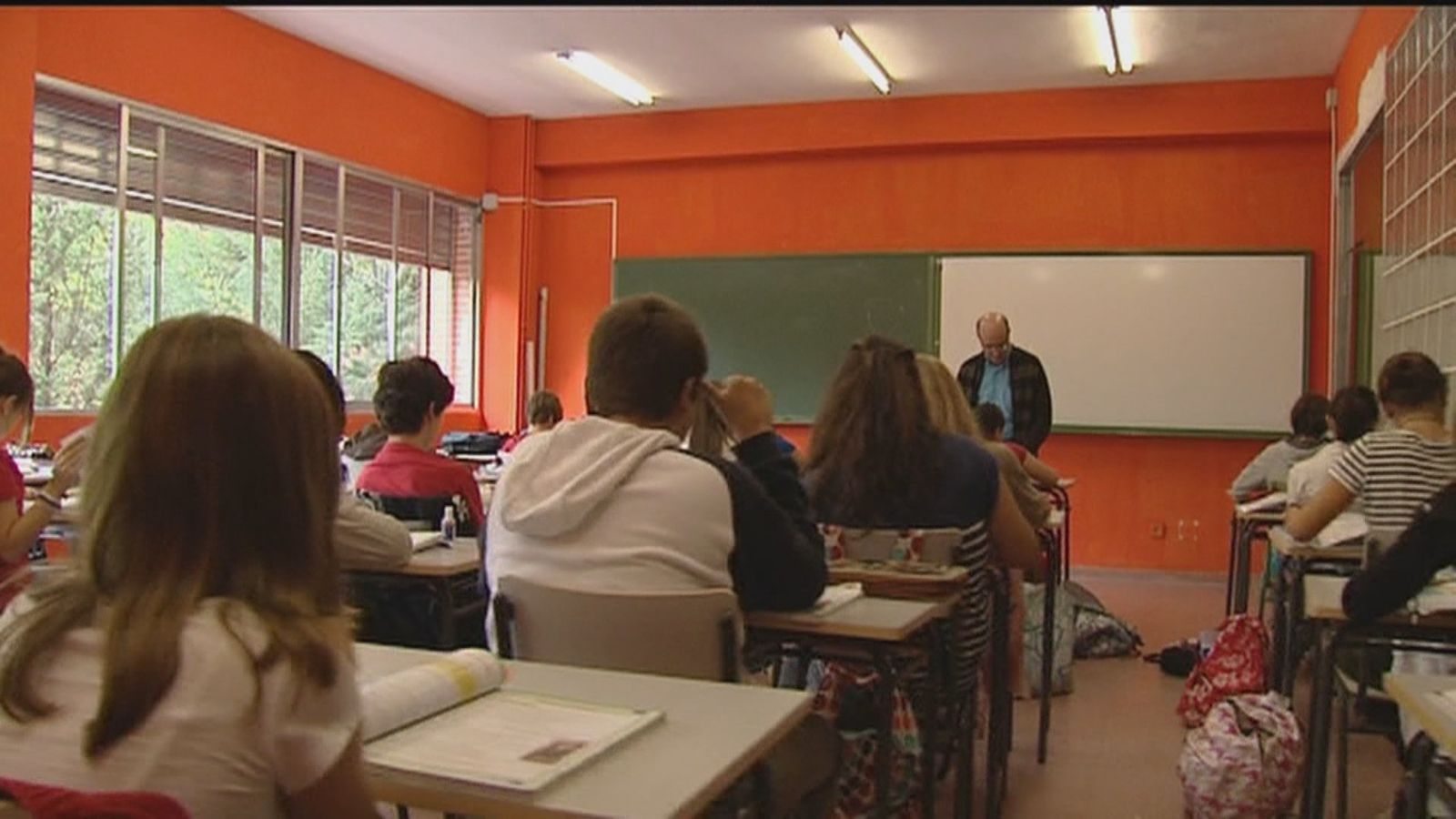 Profesor dando clase