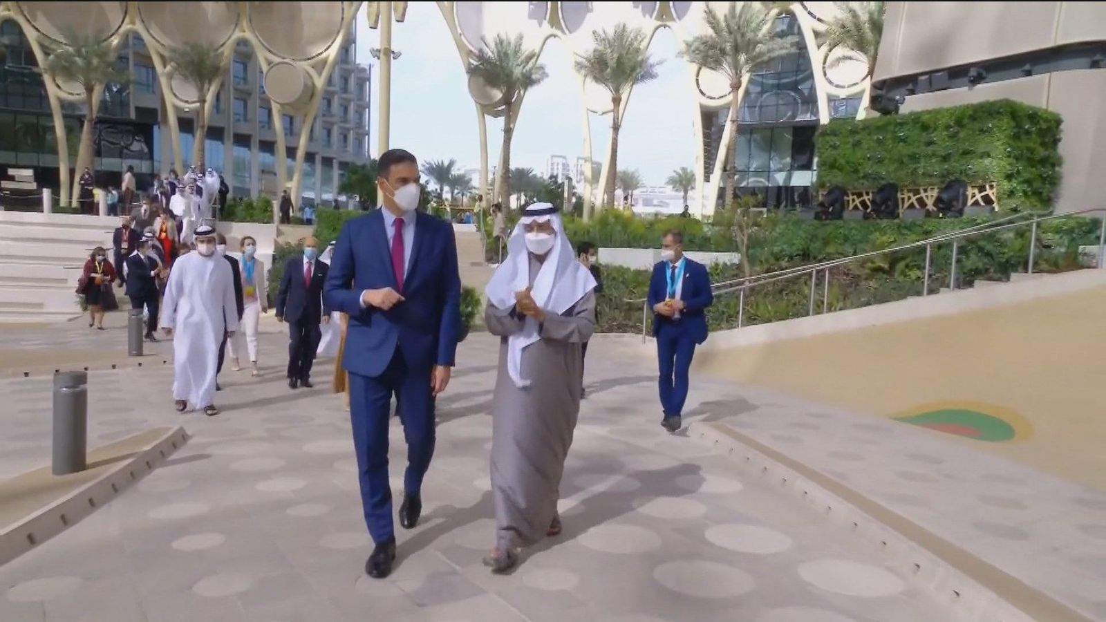 Sánchez valora en Dubai los buenos datos del paro, dice que la estabilidad está garantizada y no se pronuncia sobre el rey emérito
