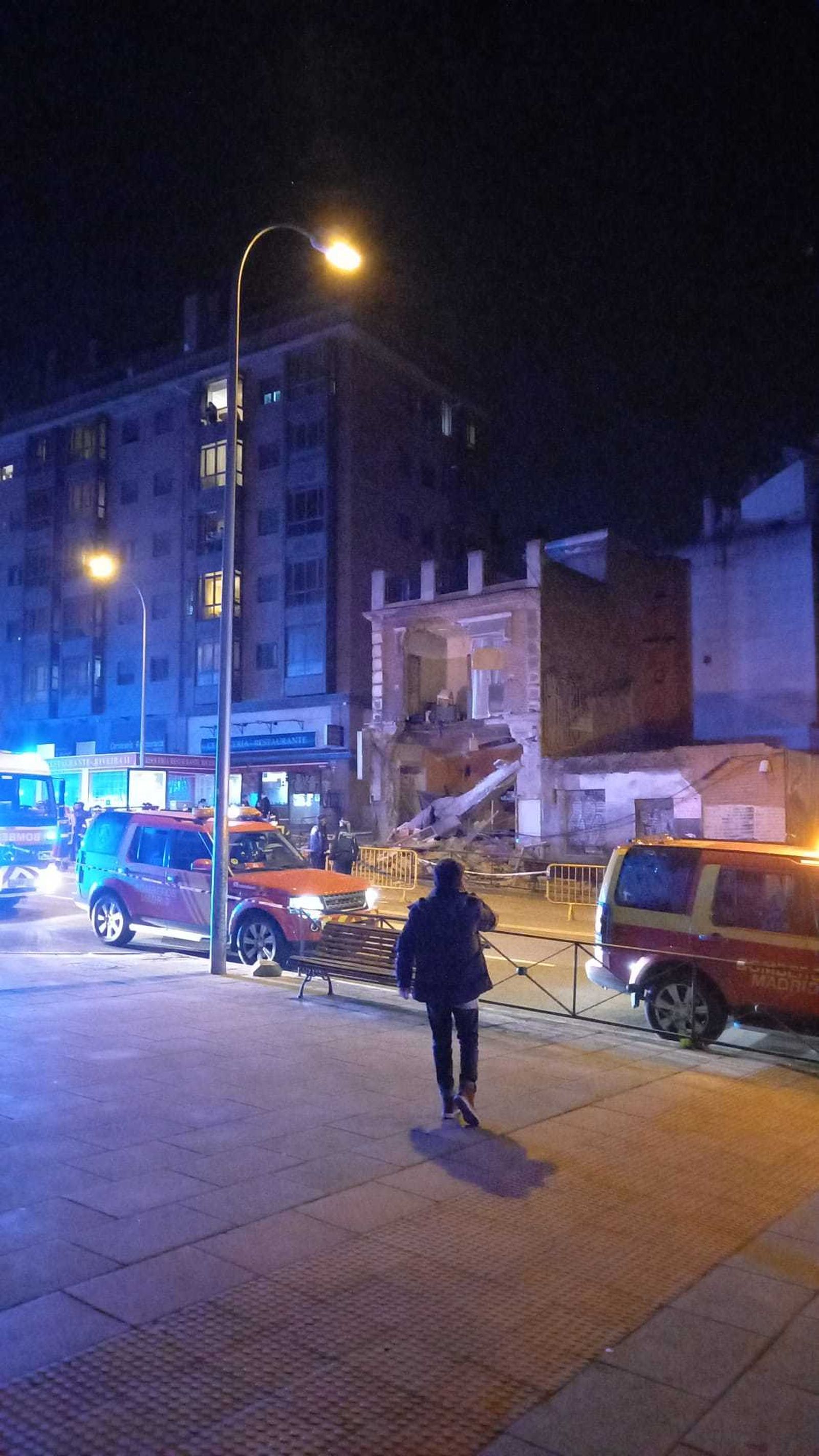 Fachada derrumbada en la calle Marqués de Viana