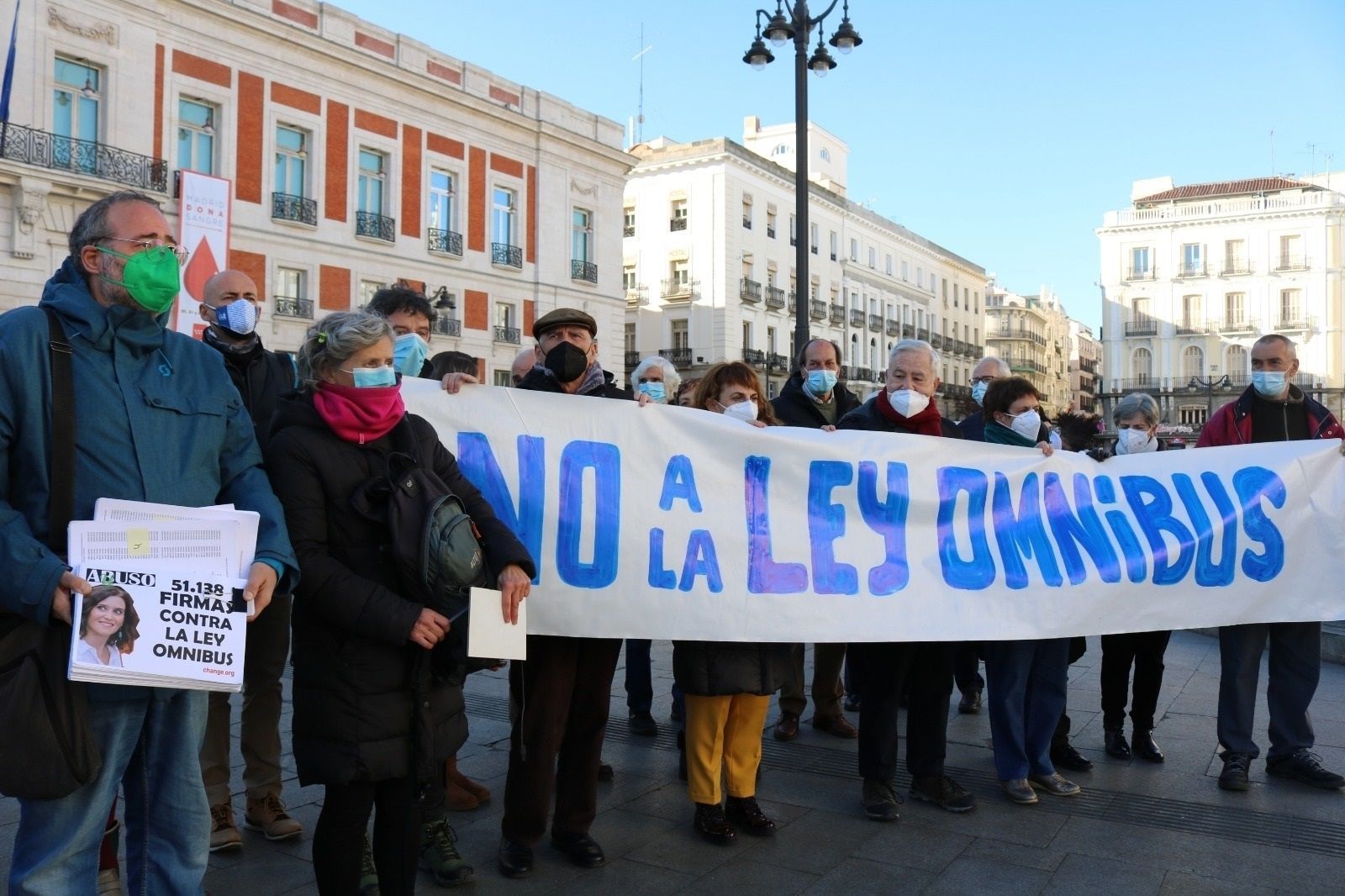 Ley Omnibus: 51.700 firmas para parar la modificación de 33 leyes y 5 decretos vigentes